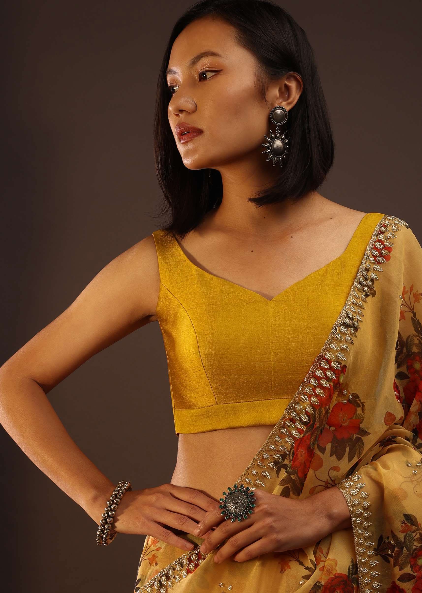 pale_gold_sleeveless-m001blm533y-sg91833_4_3b7f7de5-3cda-4c7b-980c-354da0ab5ec0.jpg
