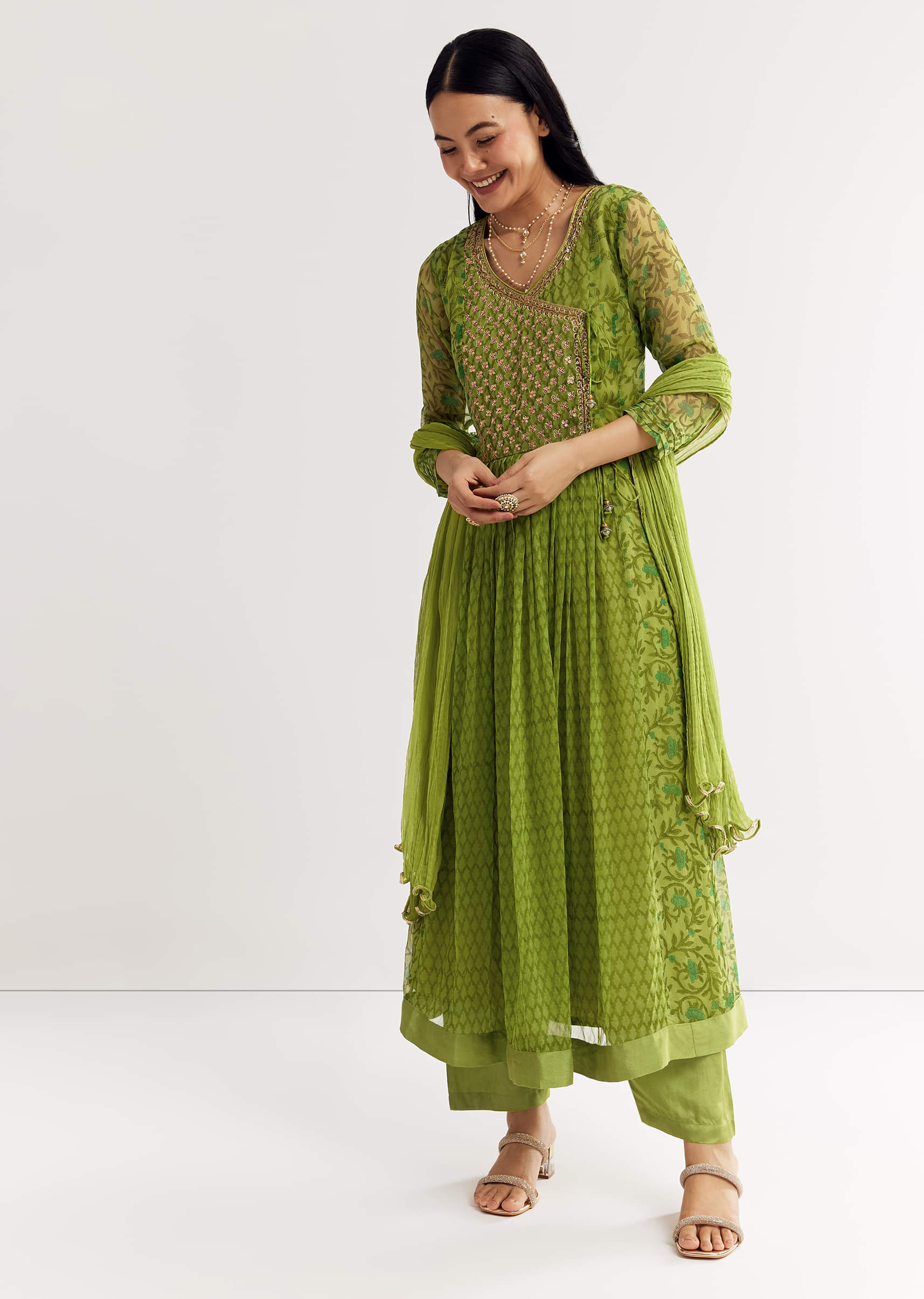 parrot-green-floral-chiffon-anarkali-kurta-set-with-dupatta-sg205445-4_20626e63-f76e-4e0f-93f6-e03bb2047a14.jpg