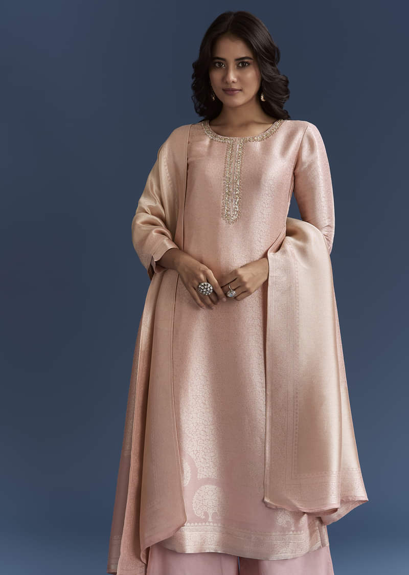 peach-banarasi-tissue-kurta-set-with-zardosi-neckline-sg325158-4_6d4bd9c5-58ca-49c7-ab70-e9c0c8e4cd7b.jpg