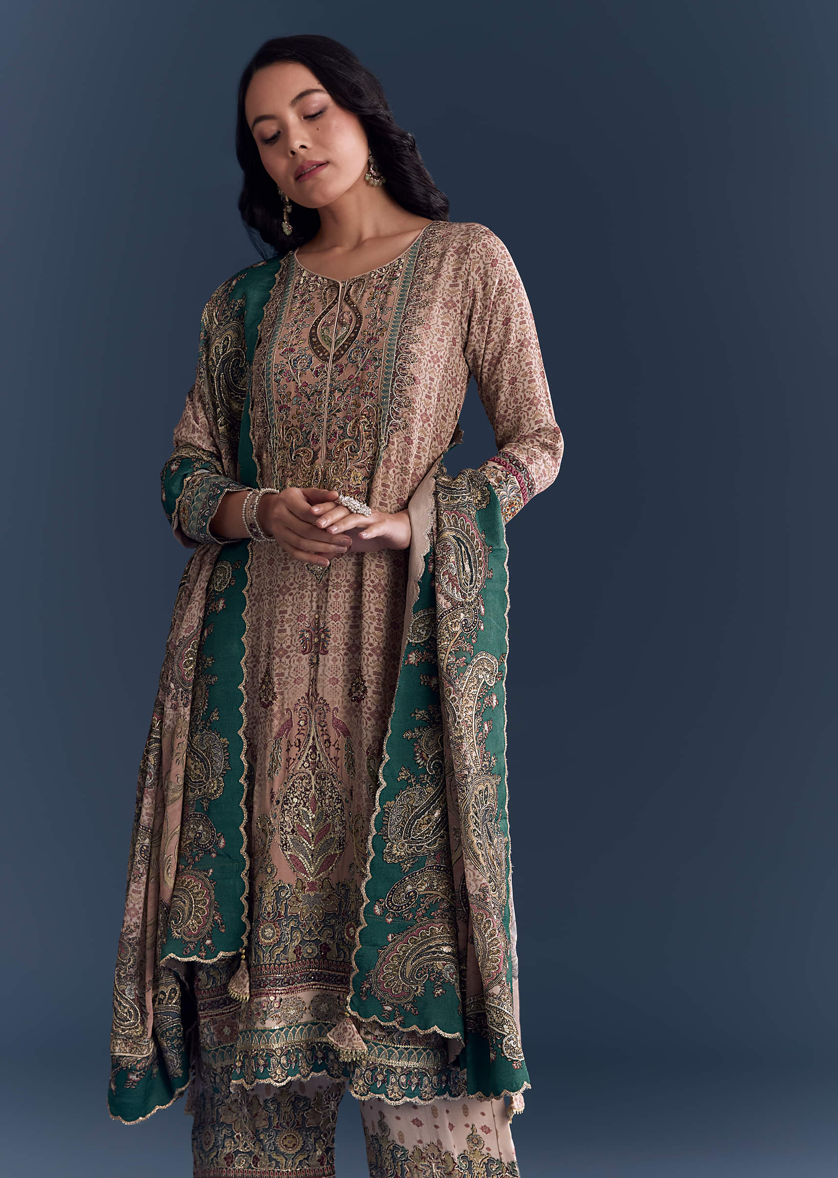 peach-crepe-kurta-set-chic-with-indie-print-and-zari-work-sg345160-4.jpg