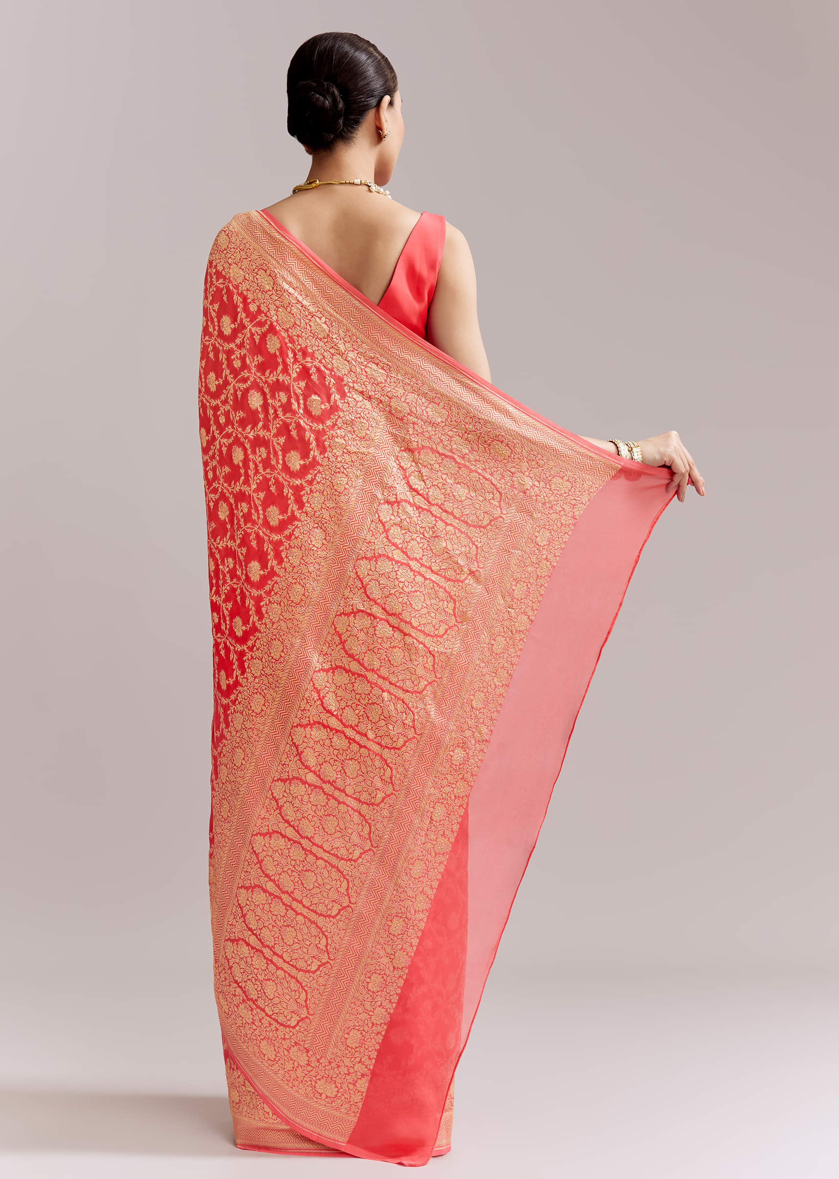 peach-georgette-woven-saree-with-floral-jaal-and-heavy-border-sg341881-4.jpg
