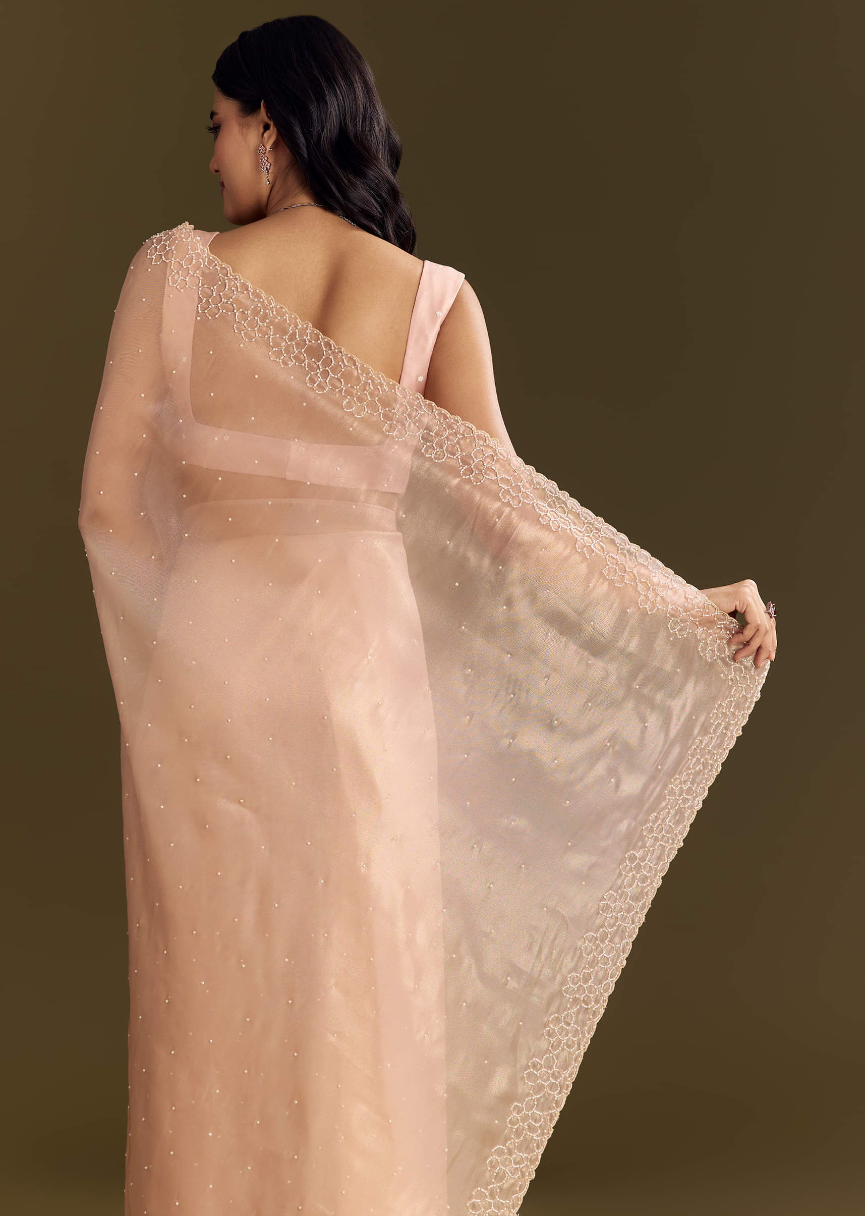 peach-glass-tissue-saree-with-cutdana-and-beads-scallop-border-sg284839-4_377e8991-d9a4-4c03-9d9a-bbf1824512db.jpg