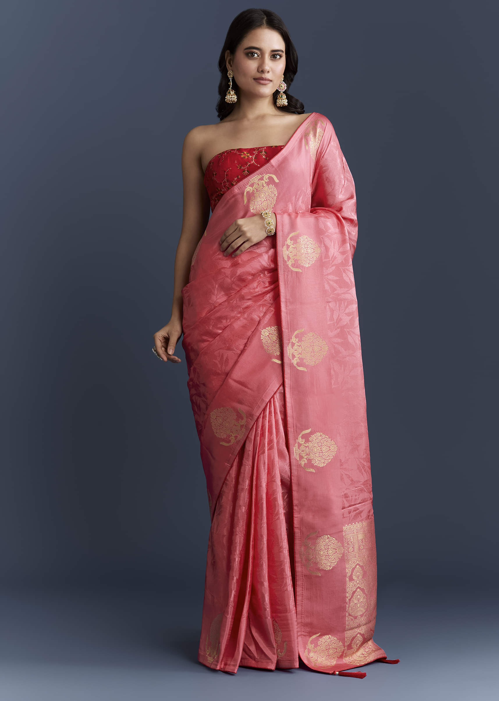 peach-jacquard-woven-saree-with-zari-work-sg350709-3.jpg