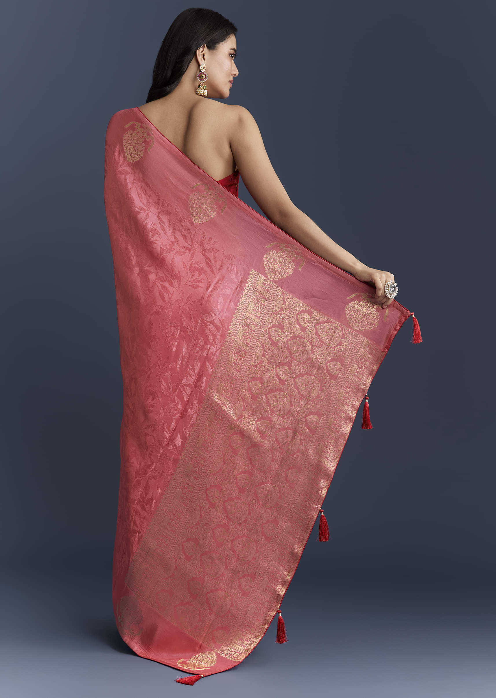 peach-jacquard-woven-saree-with-zari-work-sg350709-4.jpg