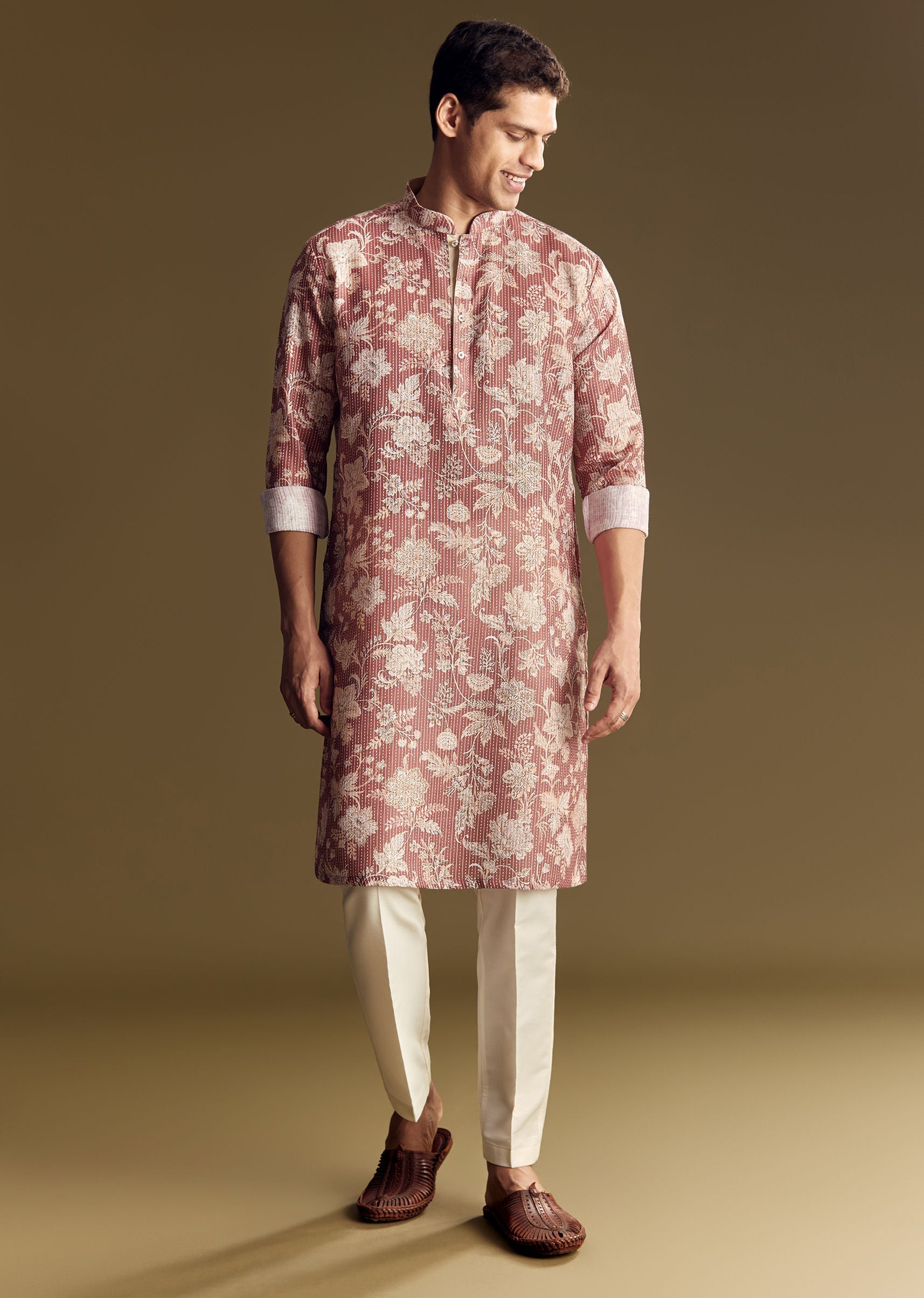 peach-linen-kurta-set-with-floral-print-and-kantha-work-sg321148-2_bf41edf9-1cdb-4f50-bf55-e8cd550676d2.jpg