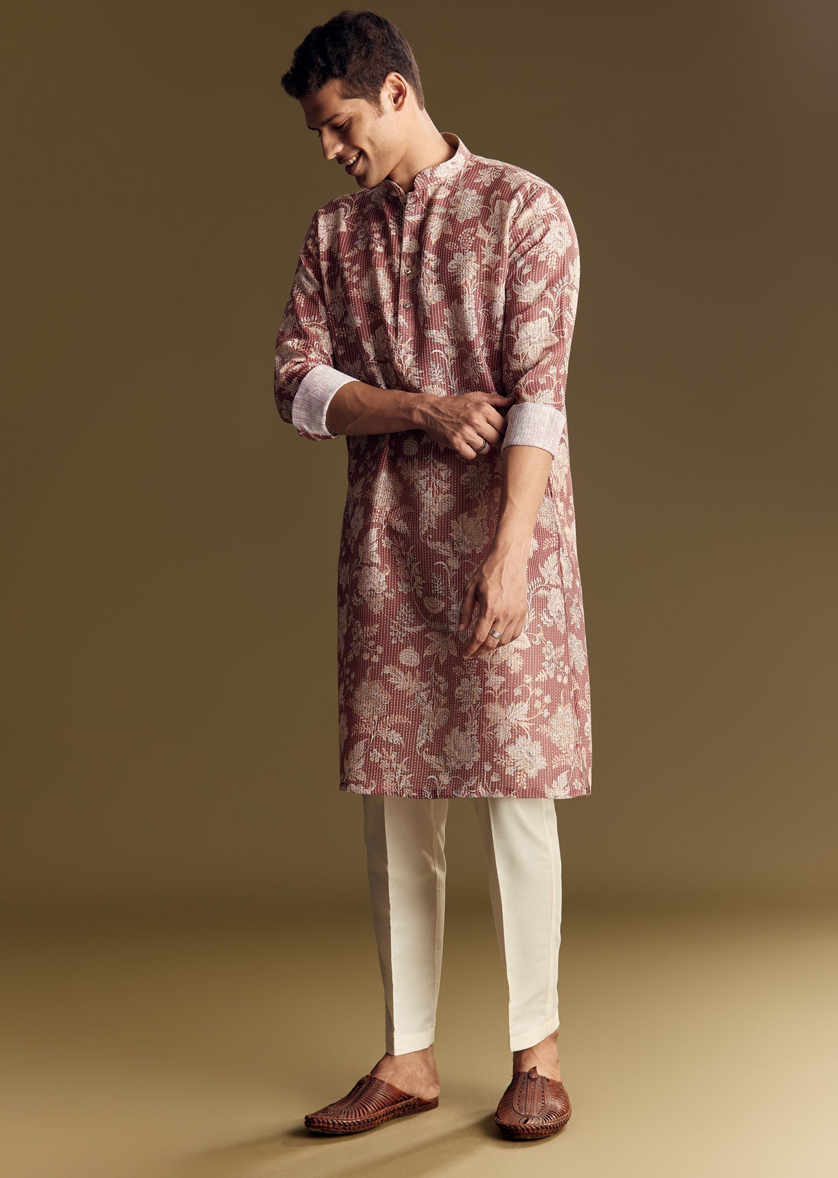 peach-linen-kurta-set-with-floral-print-and-kantha-work-sg321148-4_78da1047-bed0-49ea-8626-ca2740f8643a.jpg