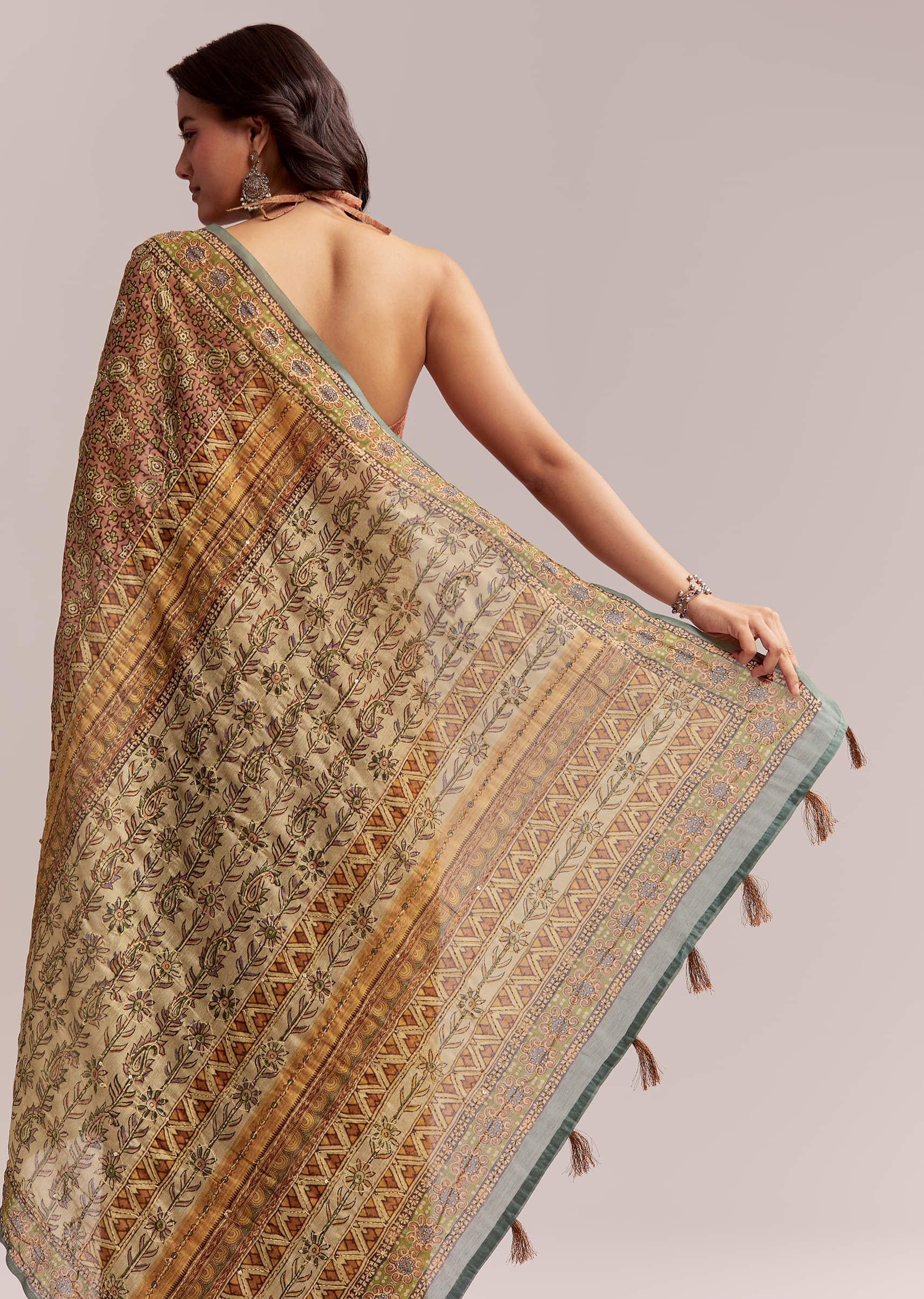 peach-linen-printed-saree-with-authentic-ajrakh-work-sg312214-4.jpg