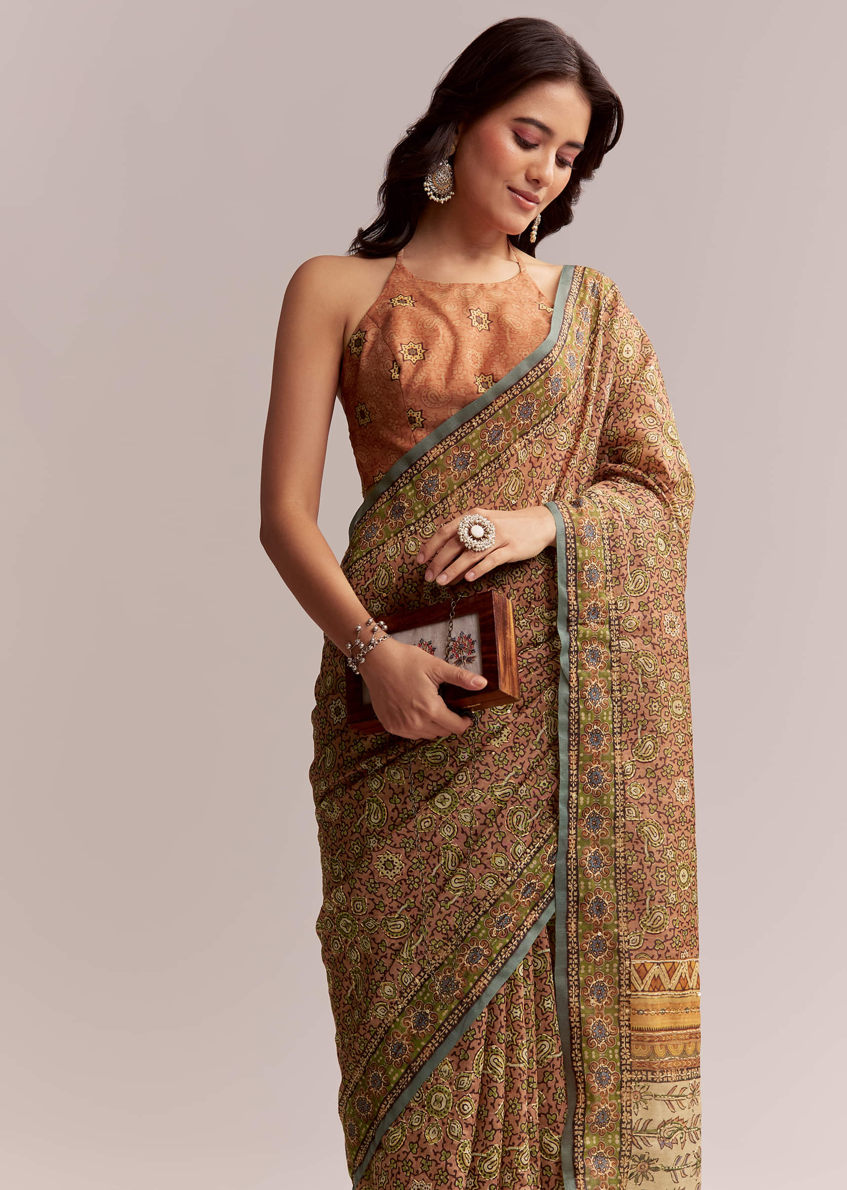 peach-linen-printed-saree-with-authentic-ajrakh-work-sg312214-5.jpg