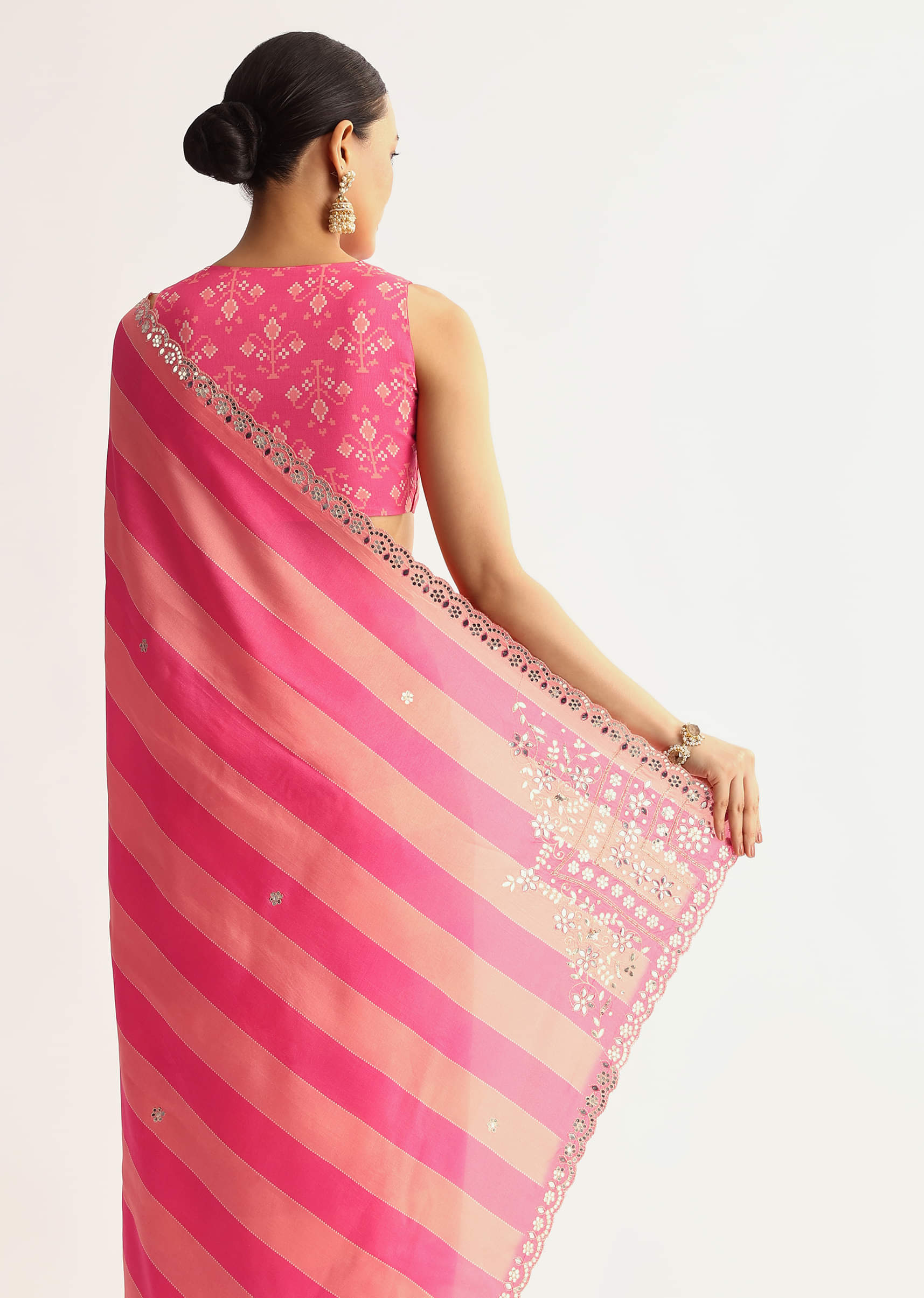 peach-pink-mirrorwork-cutdana-work-georgette-saree-sg316214-4_5032b672-84c1-41d3-a6c1-497ea16505e6.jpg