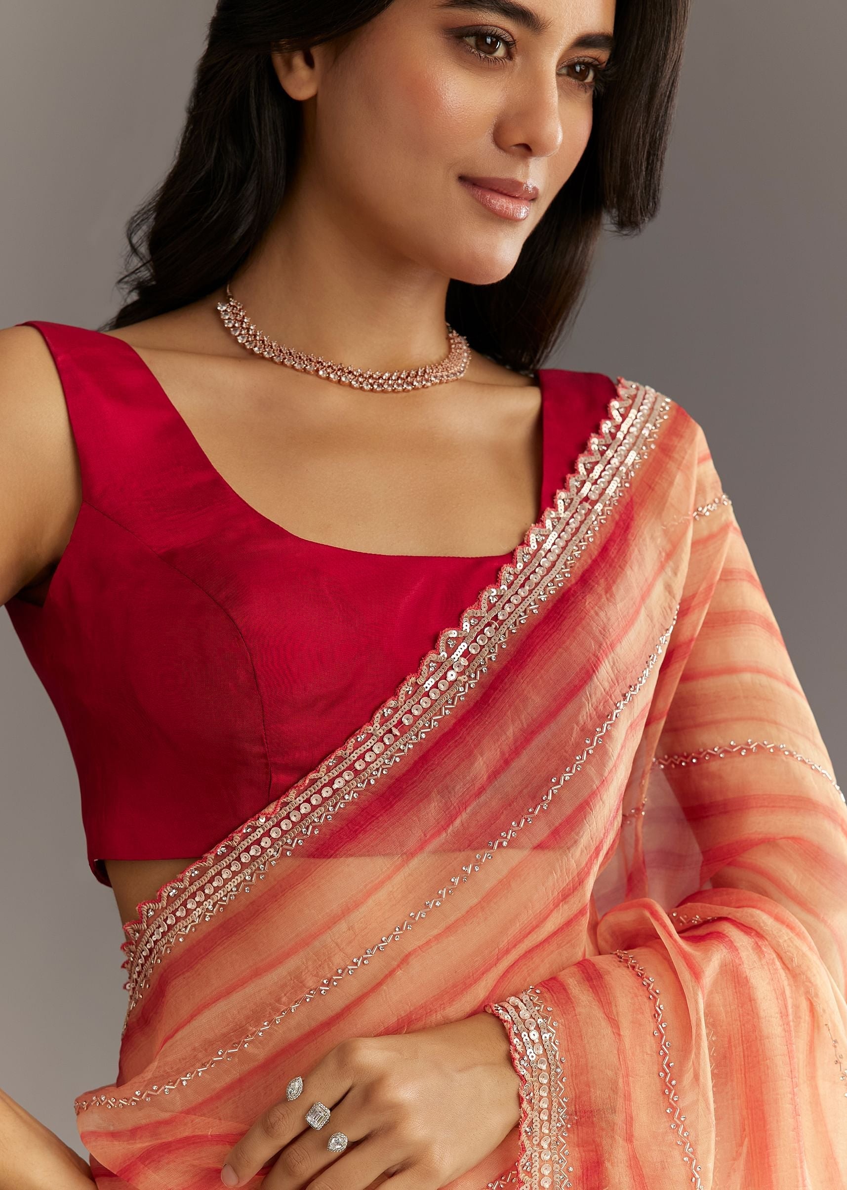peach-red-shaded-tissue-saree-with-cutwork-scallop-border-sg292875-5_0cd1e3fb-39d7-41b1-ac24-76dbcedca215.jpg