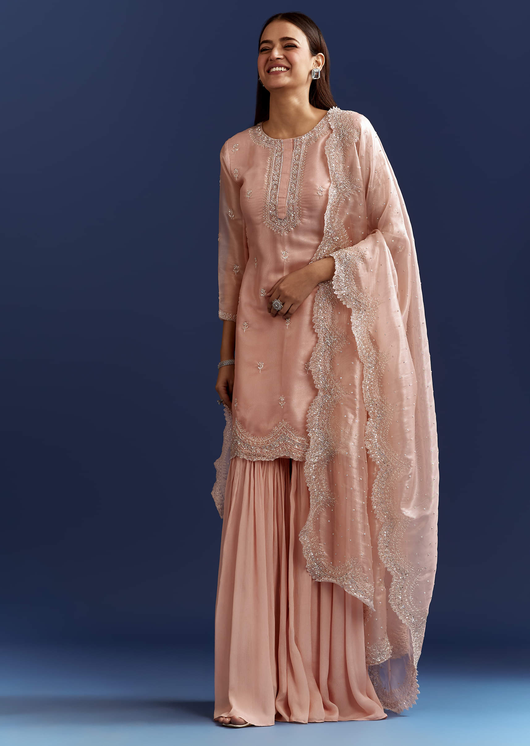 peach-tissue-cutdana-kurta-with-stone-work-dupatta-in-tissue-sg184430-1_7b6d879f-6437-4106-81c8-430d8d7192e5.jpg
