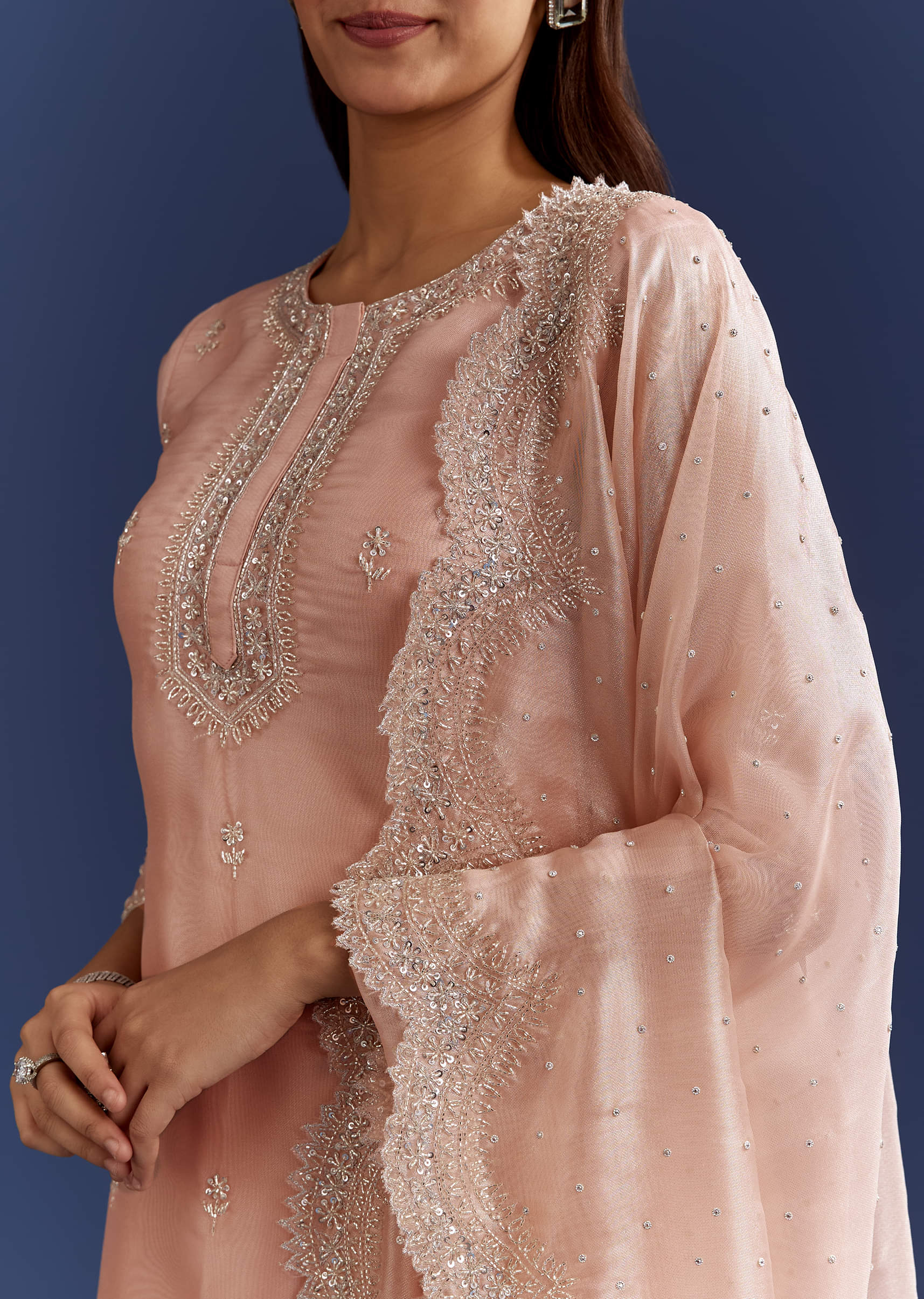 peach-tissue-cutdana-kurta-with-stone-work-dupatta-in-tissue-sg184430-4_c19899a2-2168-4d51-8a1b-e2f18f939a28.jpg