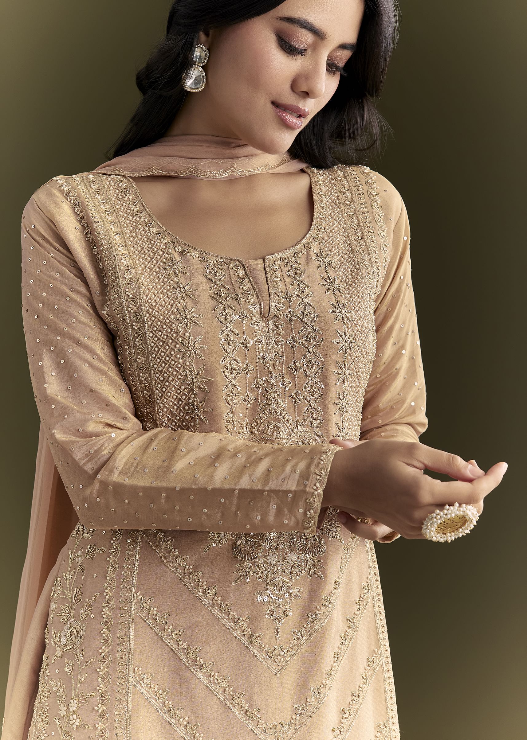 peach-zardosi-moti-kurta-and-cutdana-scallop-bordered-dupatta-sg261964-4_738078d1-5e85-4e1f-b7f6-6c1735e24cde.jpg
