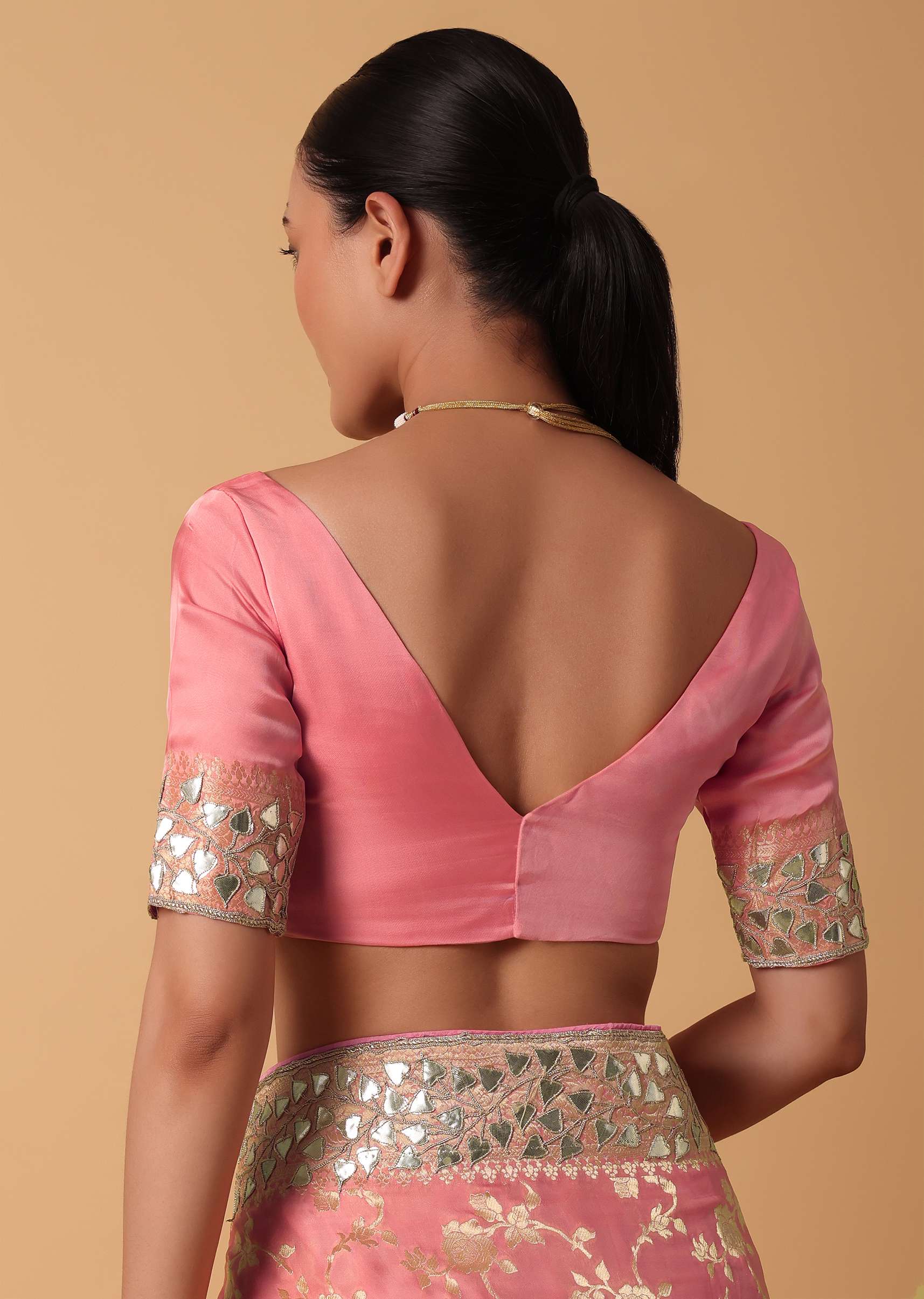 peach_satin_organza_saree_with_floral_zari_jaal_weave_and-sg204399_11_0b8da8a1-79ec-4178-b739-dc8c817d556f.jpg
