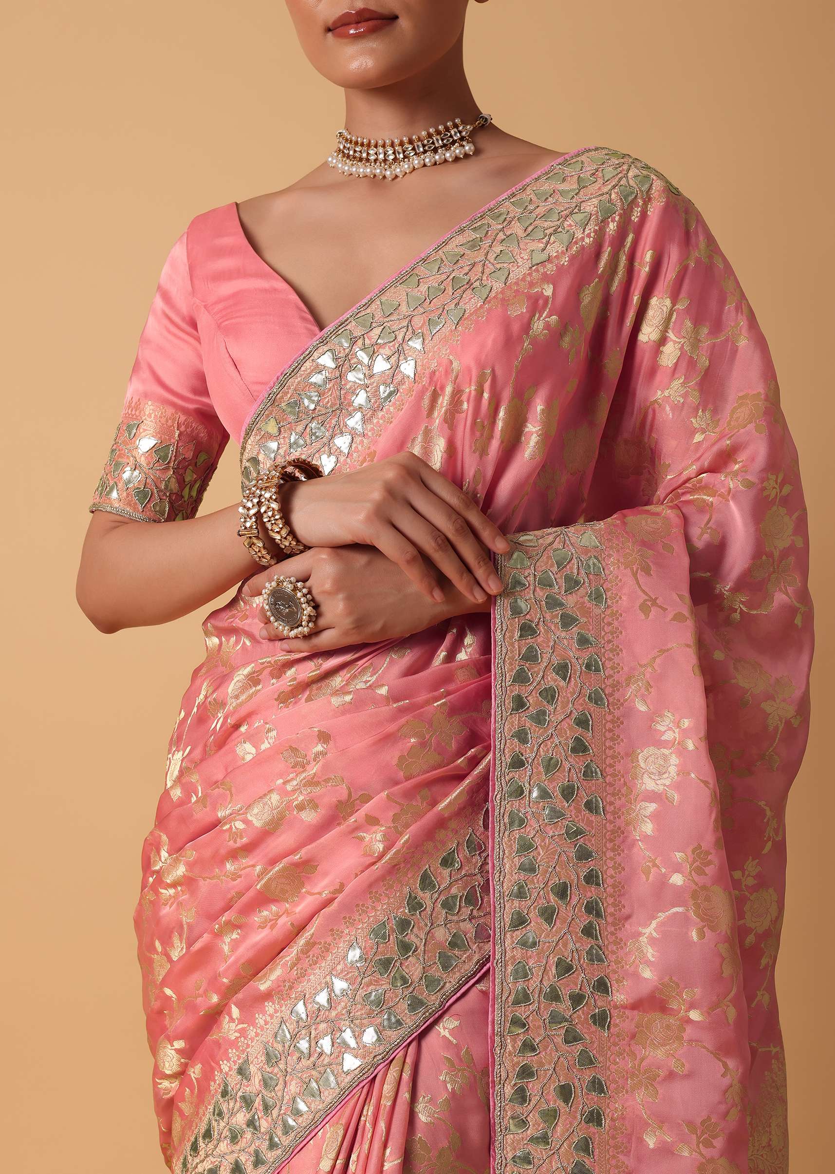 peach_satin_organza_saree_with_floral_zari_jaal_weave_and-sg204399_6_bad4fd29-3eb8-458d-8f53-f4e0d9d18cde.jpg