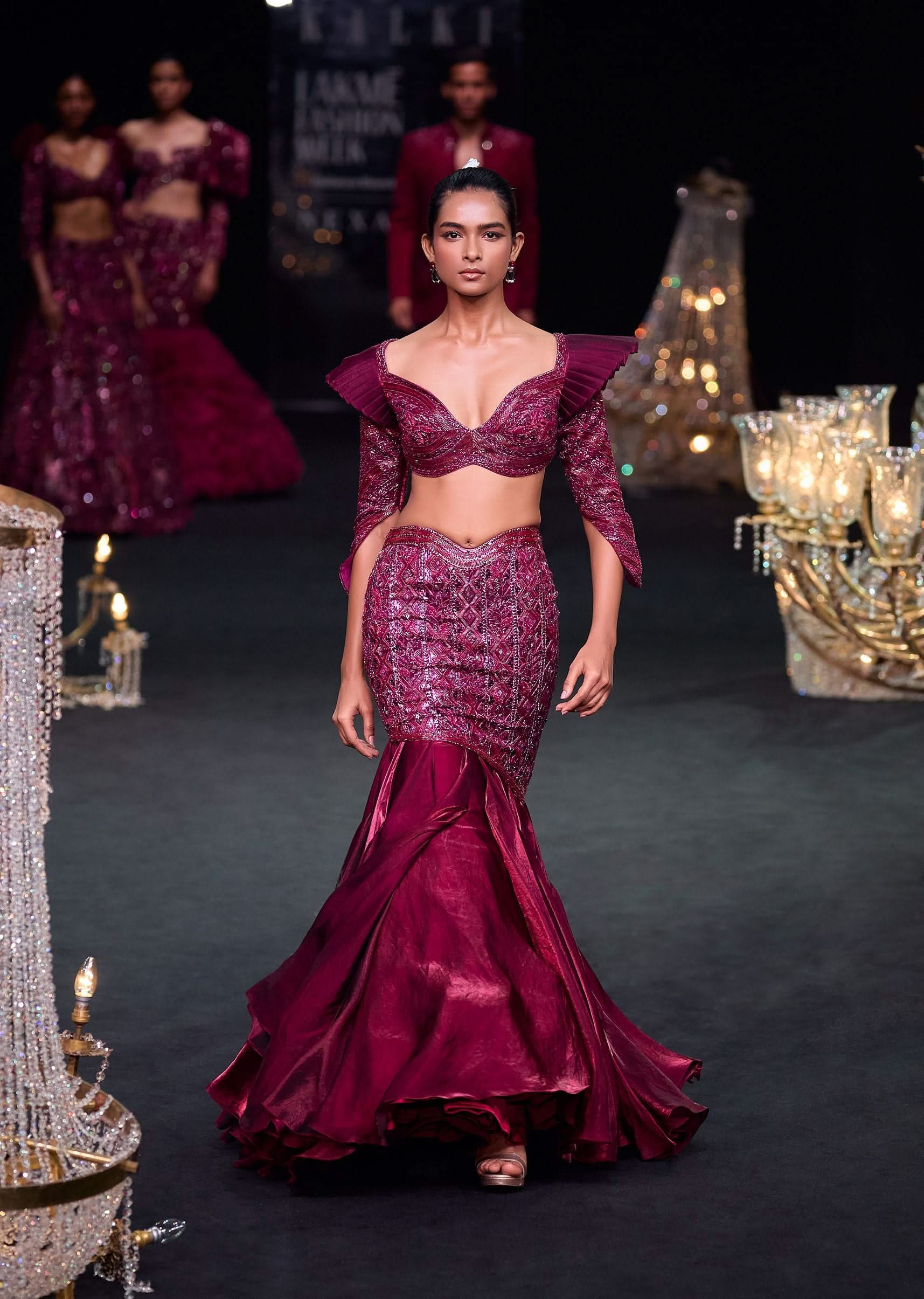 peach_zardosi_lehenga_with_dramatic_net-sg226285_f44d7cae-80eb-4361-807e-29d7e49c58a4.jpg