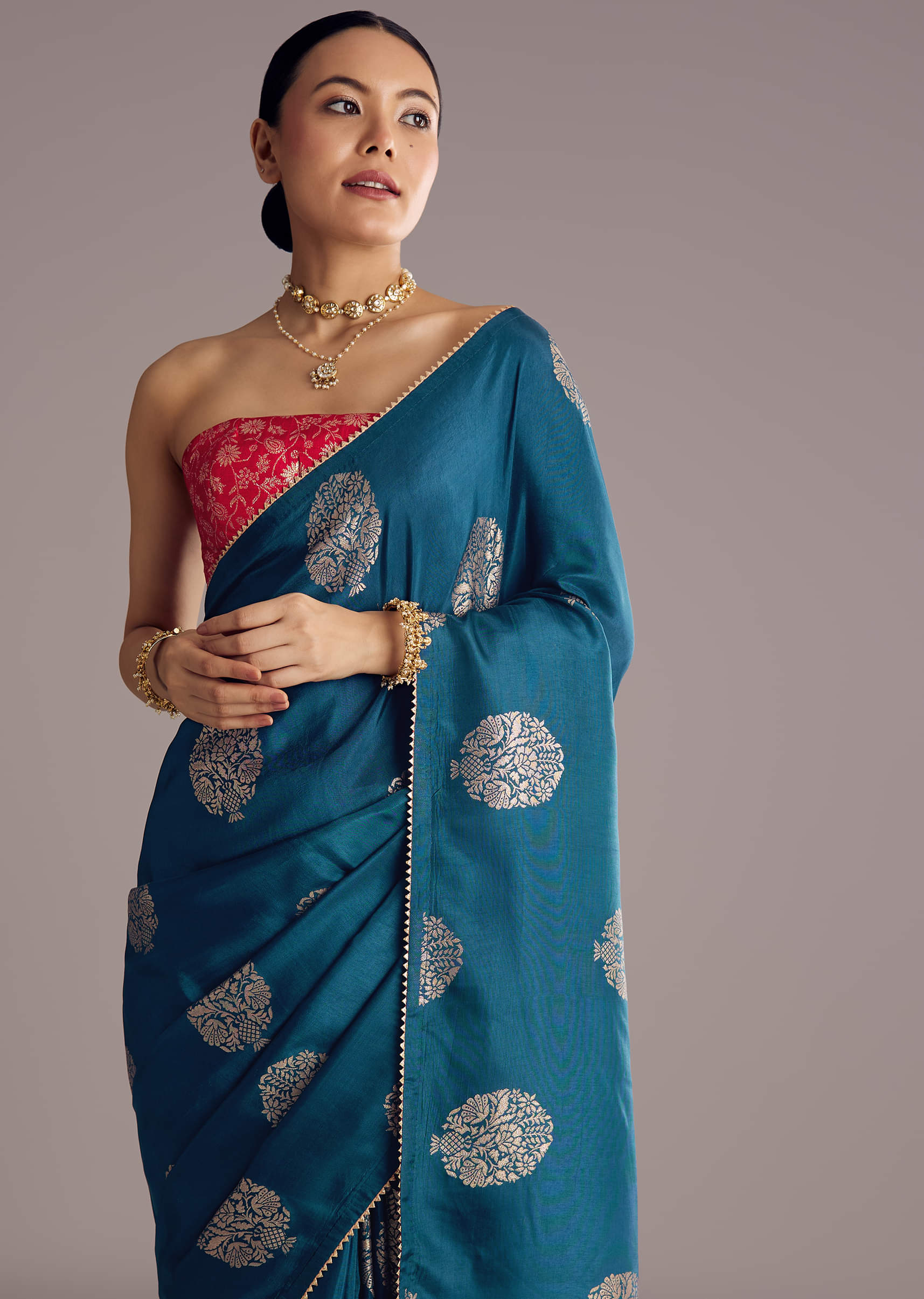 peacock-blue-dola-silk-brocade-saree-with-gotapatti-border-sg311892-5_0fddfacb-6608-4250-af8f-9f4764f63d9f.jpg