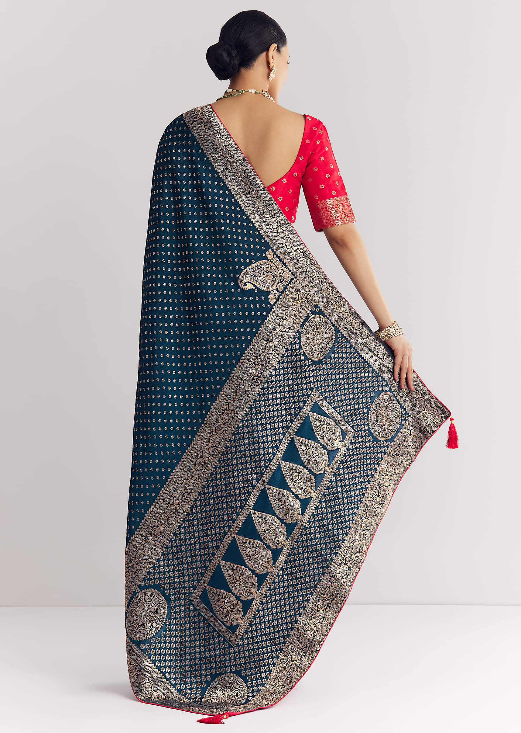 peacock-blue-dola-silk-saree-with-butti-work-sg311862-6_0f8d6455-6629-4ba8-bed8-56085eddc68d.jpg