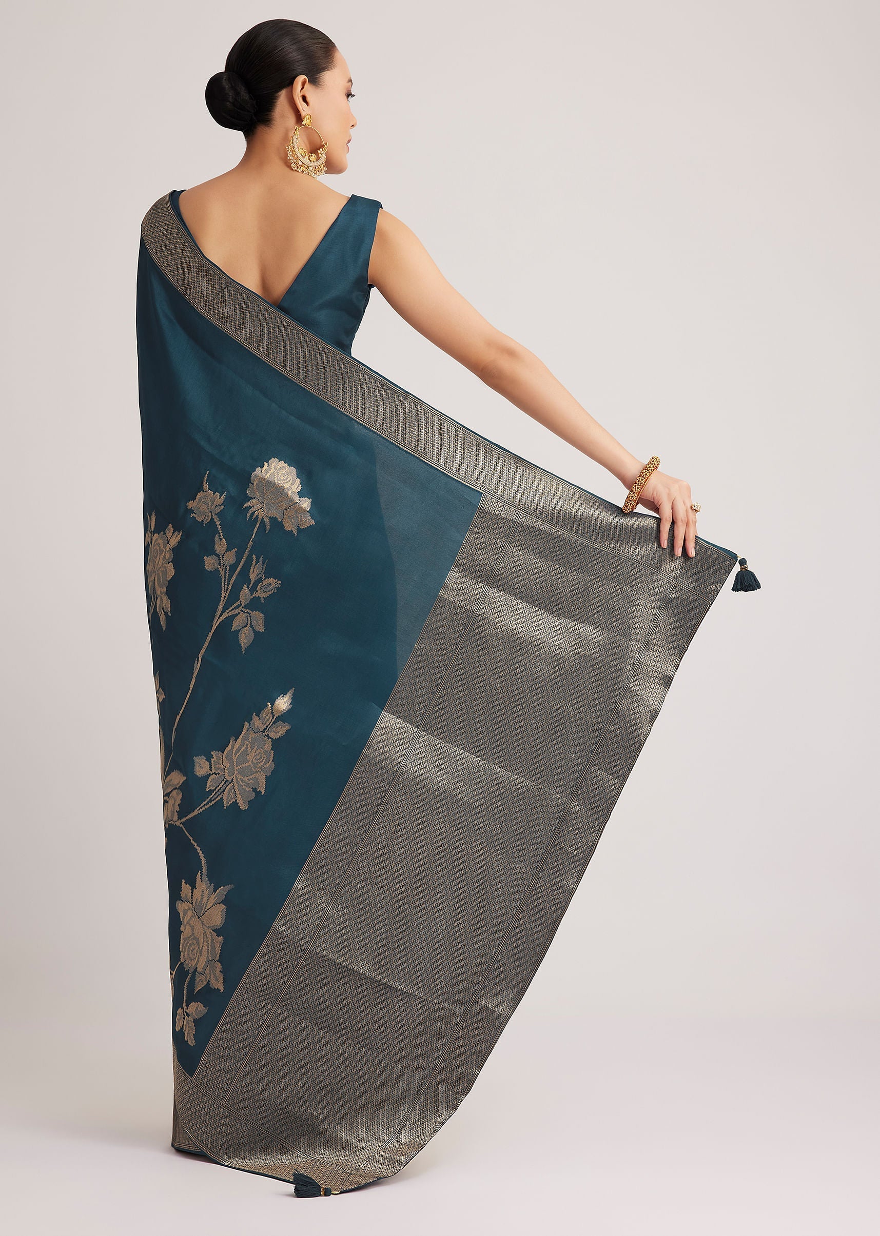 peacock_blue_dola_silk_saree_with_floral_motif-sg275673_11_85c5185b-e1f0-47e6-be8f-1e2052bfdb52.jpg