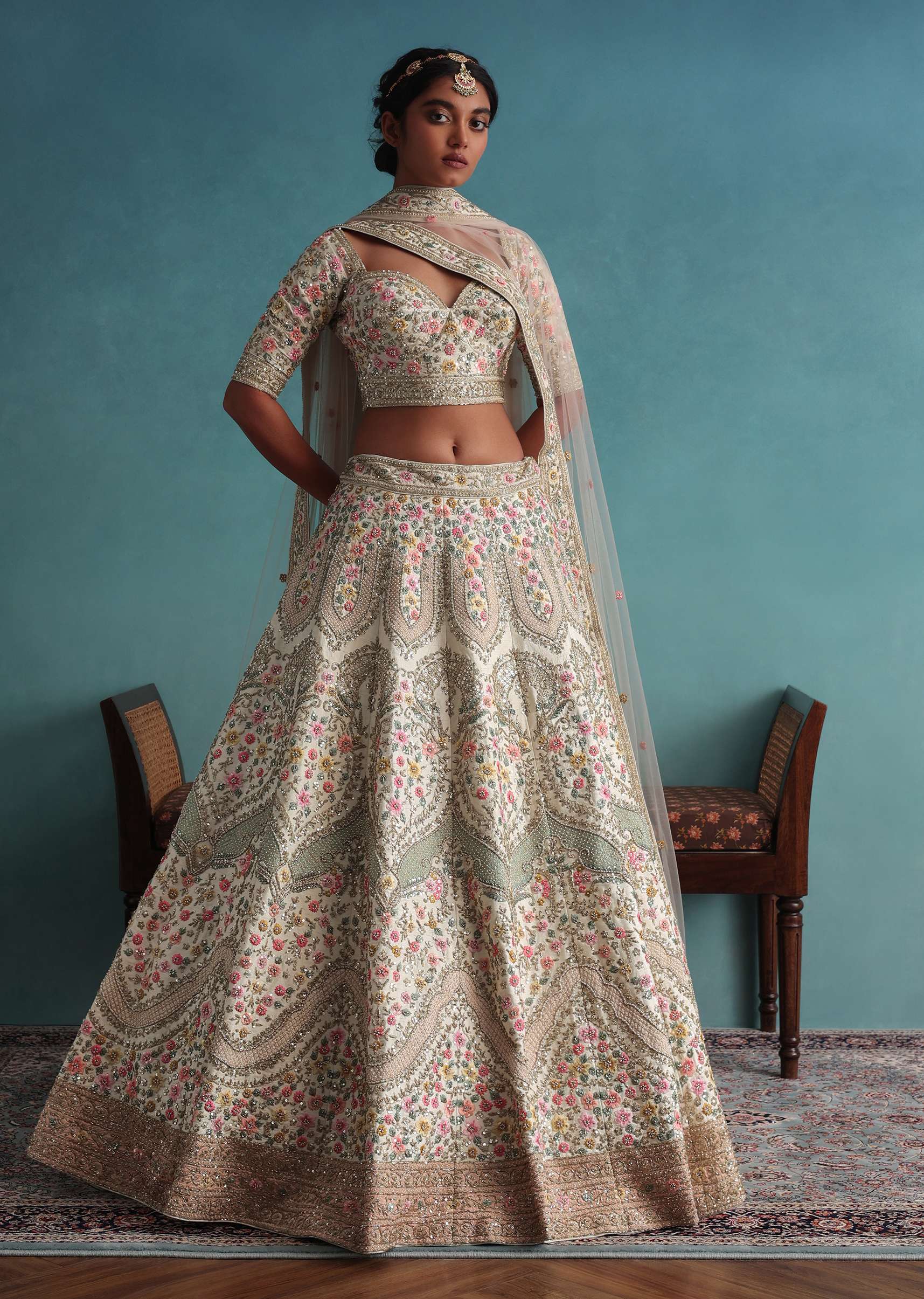 pearl_white_embroidered_12_kali_bridal_lehenga-sg100348_2_8e1a8d4d-73e0-4af6-a98a-1f1d43d98aae.jpg