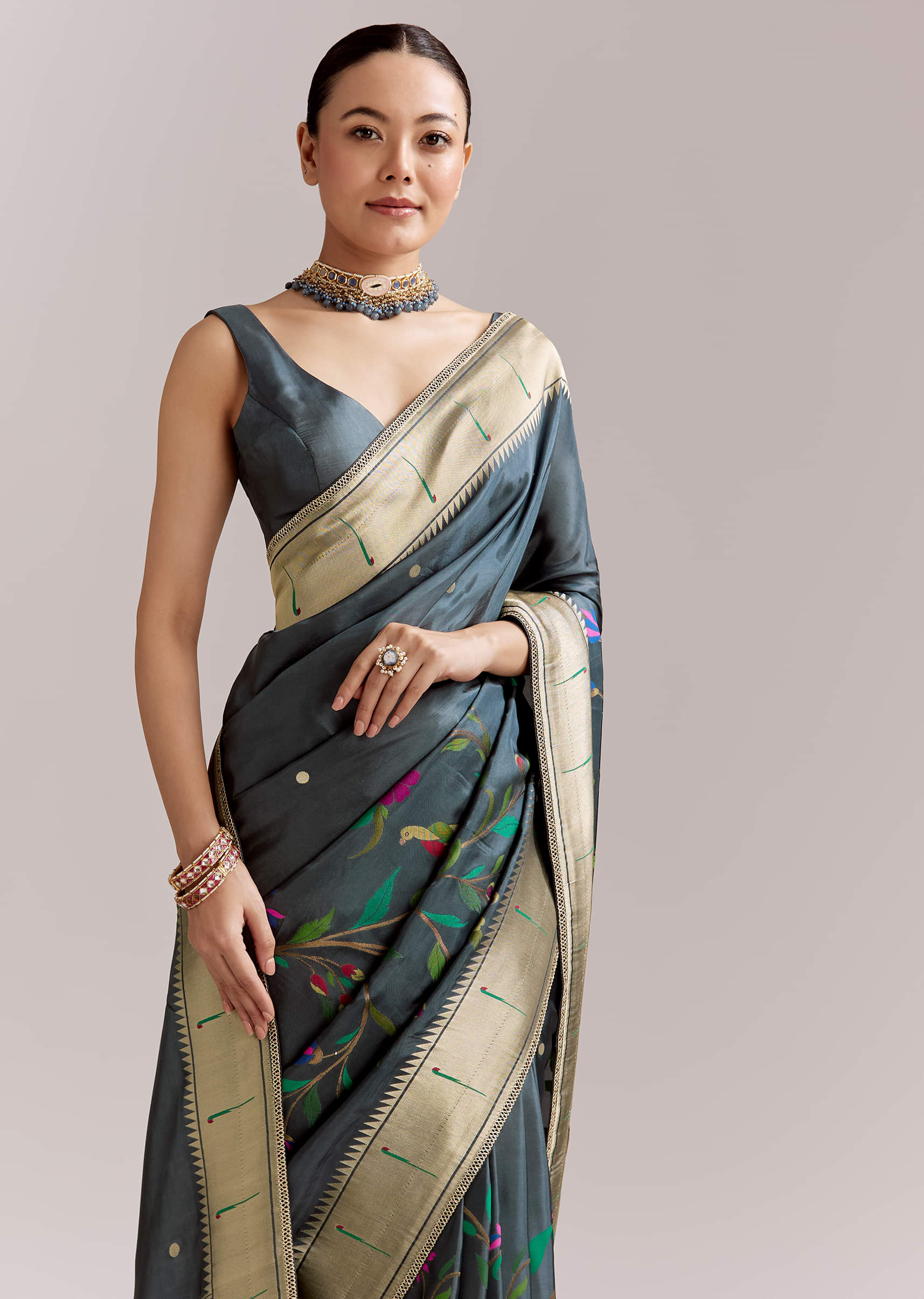 pencil-grey-dola-silk-woven-muniya-paithani-saree-with-zari-border-sg352310-5.jpg