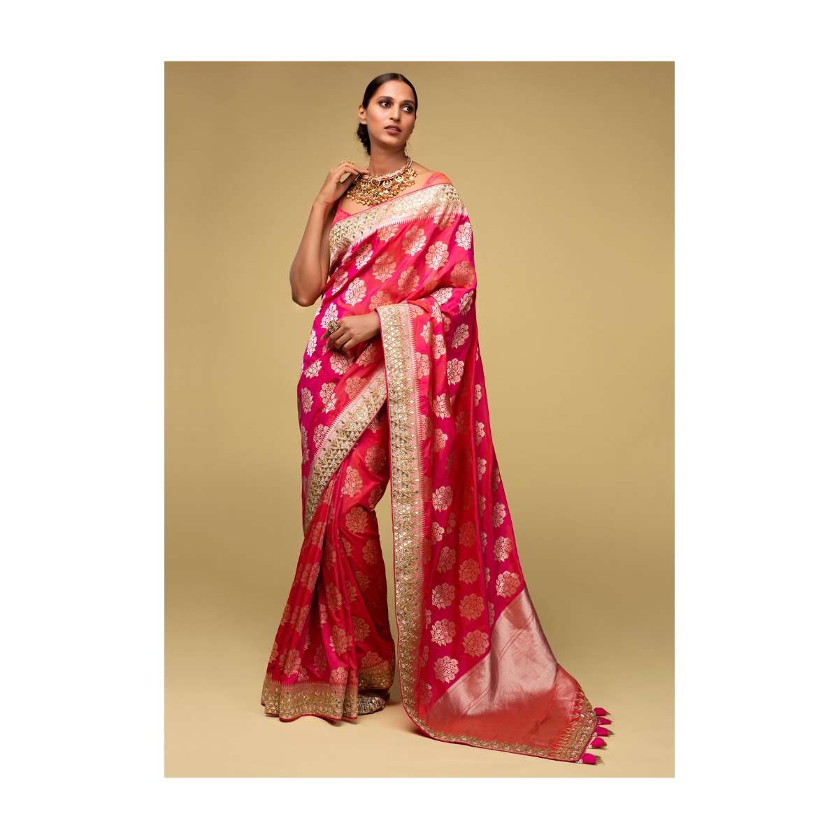 pink-and-orange-two-toned-banarasi-saree-in-silk-with-weaved-floral-buttis-online-kalki-fashion-j01933307y-sg27204_2_e7ce7a43-9737-4af0-9054-0084dc18e044.jpg