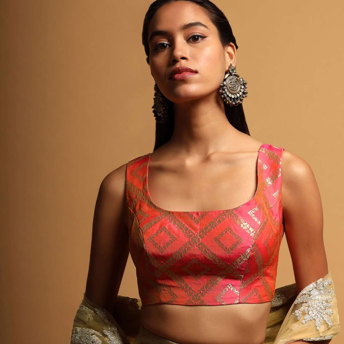 pink-and-orange-two-toned-sleeveless-blouse-in-brocade-silk-with-woven-mesh-design-online-kalki-fashion-m001bldy66y-sg57102_3_70099b1d-313a-41b6-8552-6eef7056a95f.jpg
