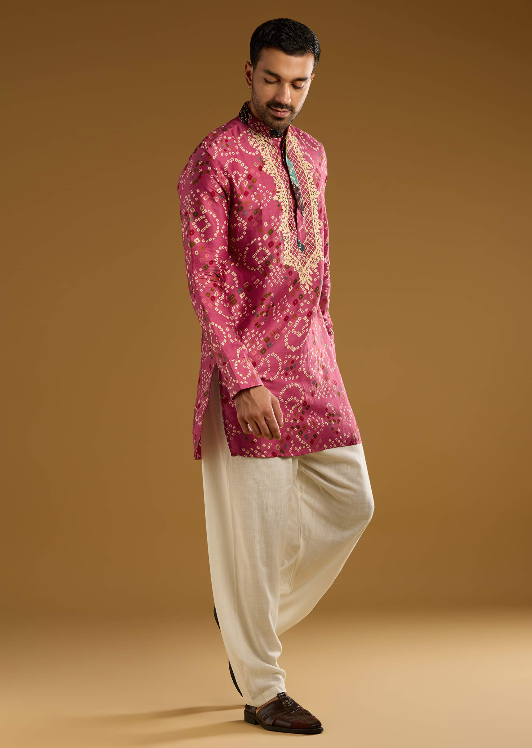 pink-cotton-silk-kurta-set-for-men-with-hand-dyed-bandhani-print-sg359308-3.jpg