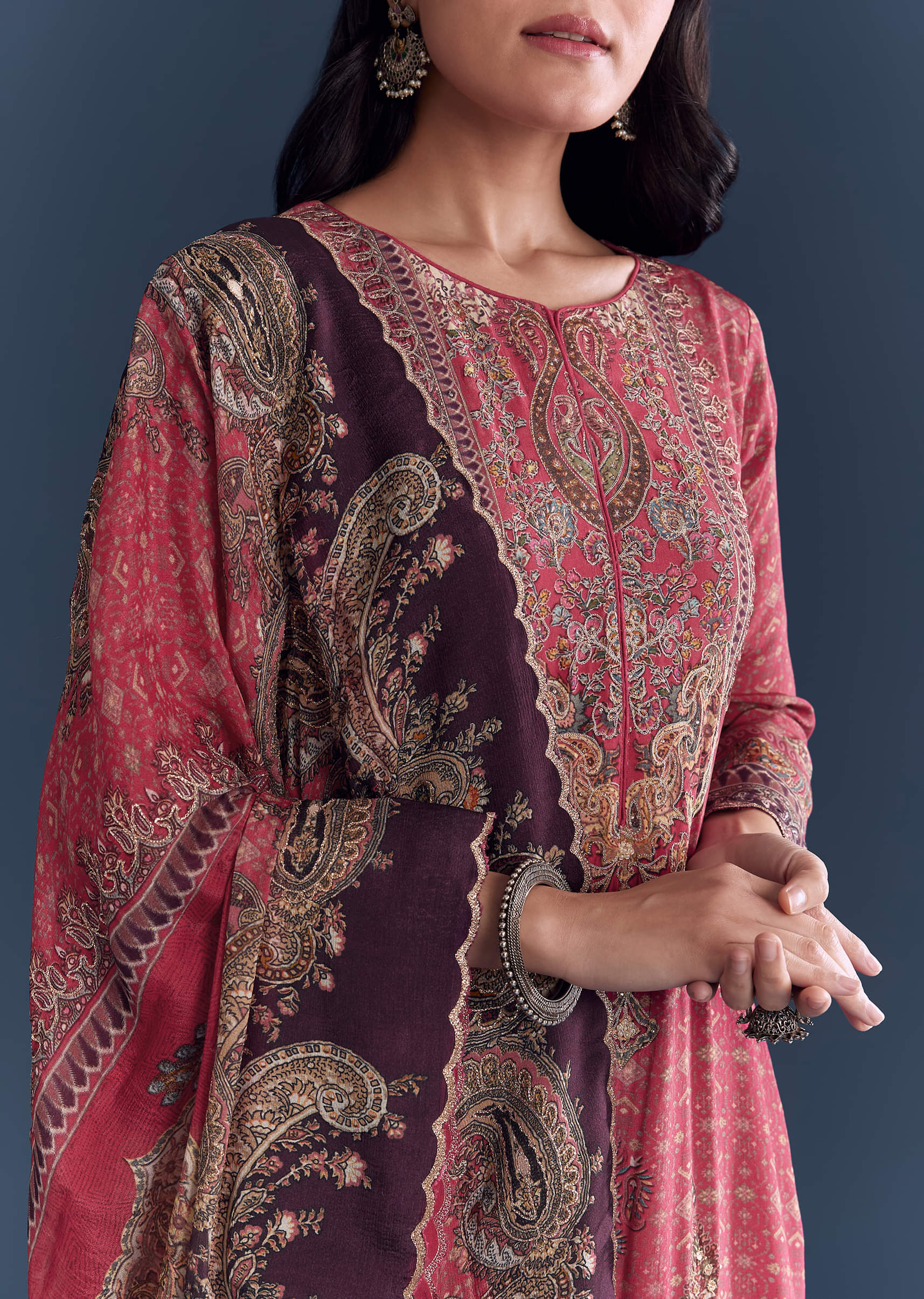 pink-crepe-kurta-set-polished-with-indie-print-and-zari-work-sg345162-2.jpg