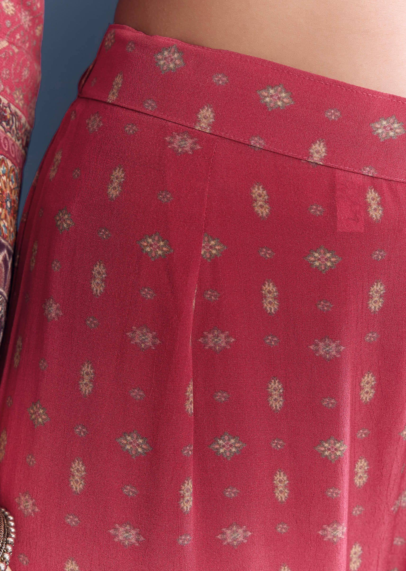 pink-crepe-kurta-set-polished-with-indie-print-and-zari-work-sg345162-6.jpg