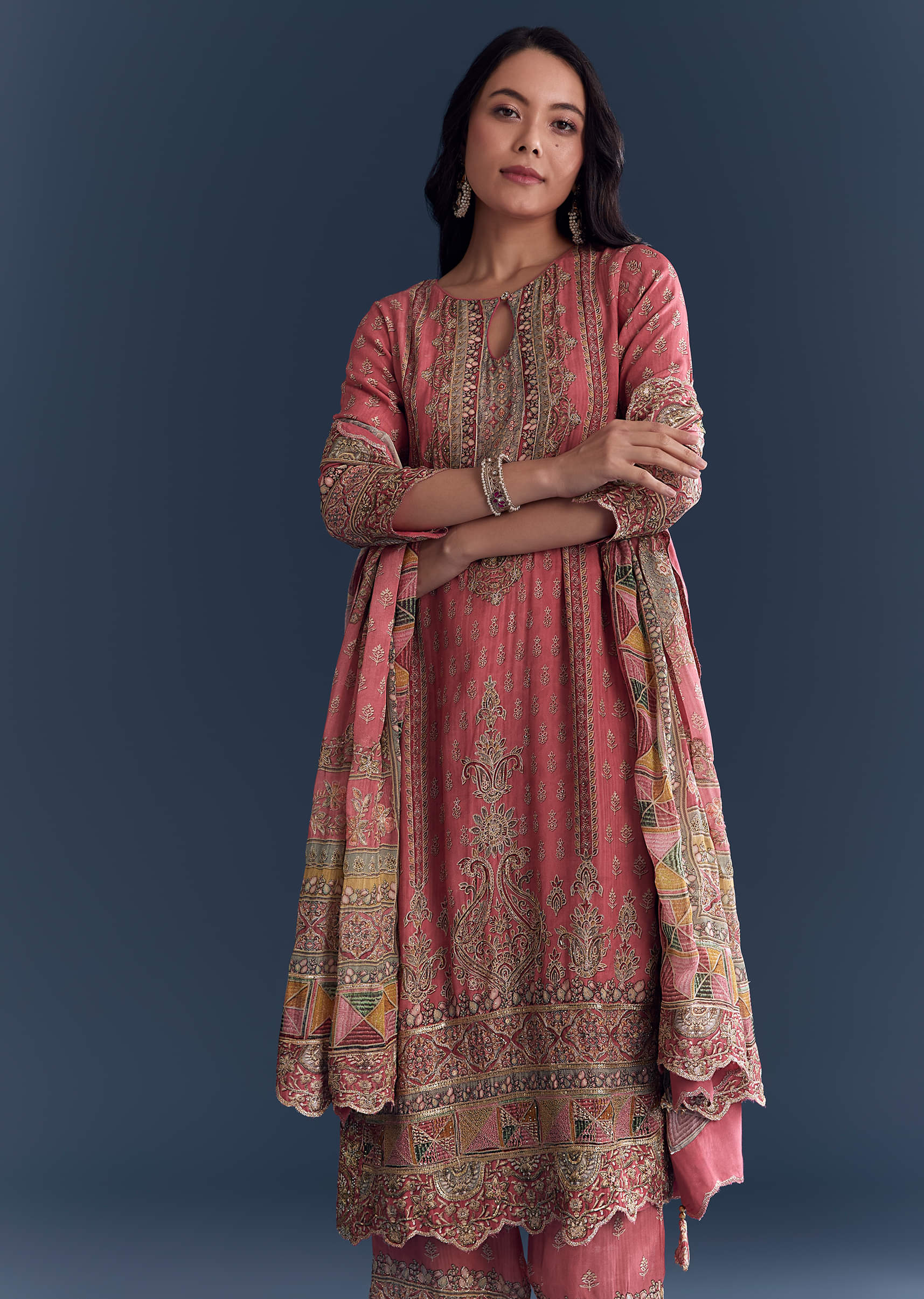 pink-crepe-kurta-set-with-indie-print-and-zari-work-sg344087-4.jpg