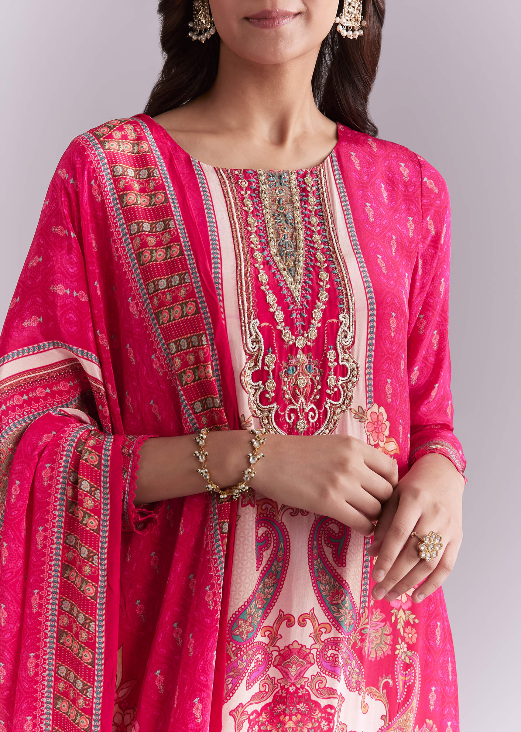 pink-crepe-kurta-set-with-paisley-and-floral-print-and-embroidery-sg348702-2.jpg