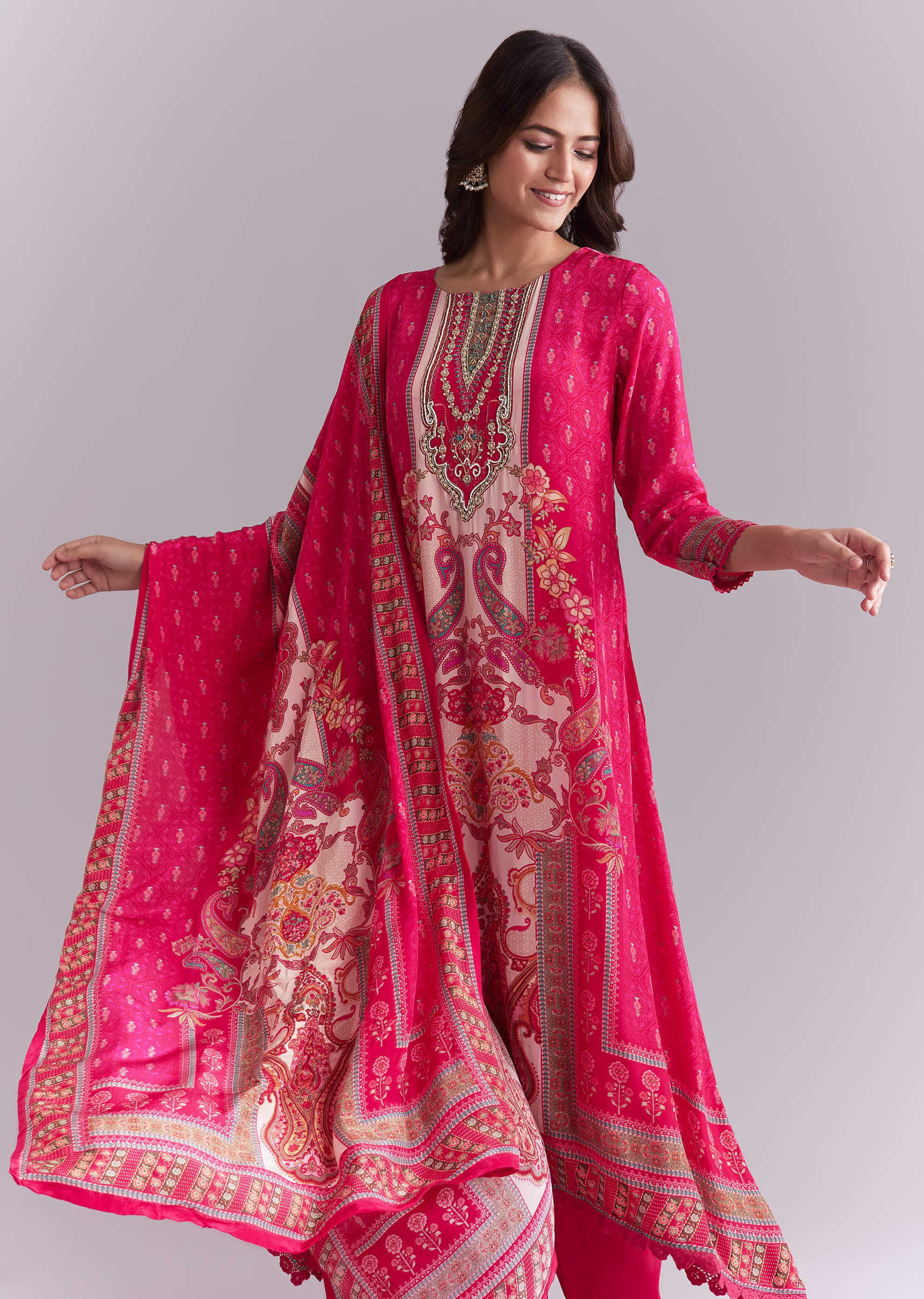 pink-crepe-kurta-set-with-paisley-and-floral-print-and-embroidery-sg348702-4.jpg