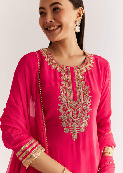 pink-crepe-kurta-set-with-zardosi-and-sequins-dupatta-sg320321-1_140d4ec2-e3ef-4bc4-b301-efb08acd2aa7.jpg