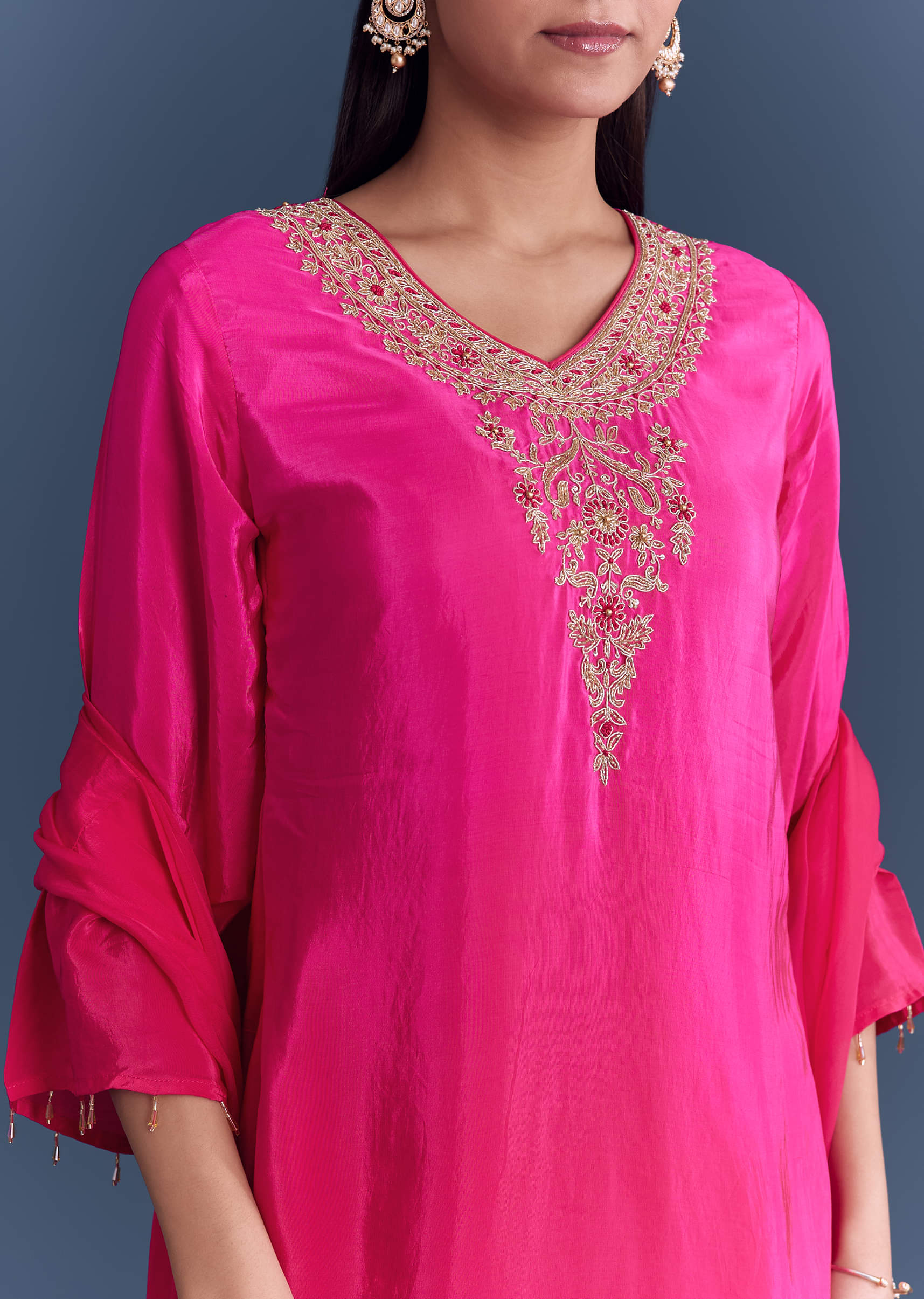 pink-crepe-kurta-set-with-zardosi-work-and-farzi-pants-sg344735-2.jpg