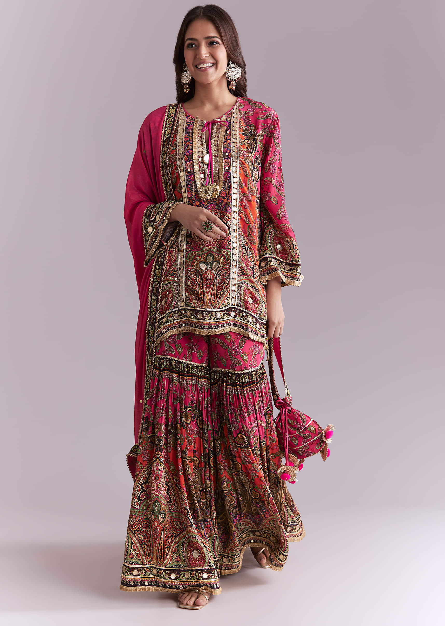 pink-crepe-printed-sharara-suit-with-gota-detail-and-potli-sg313876-4.jpg