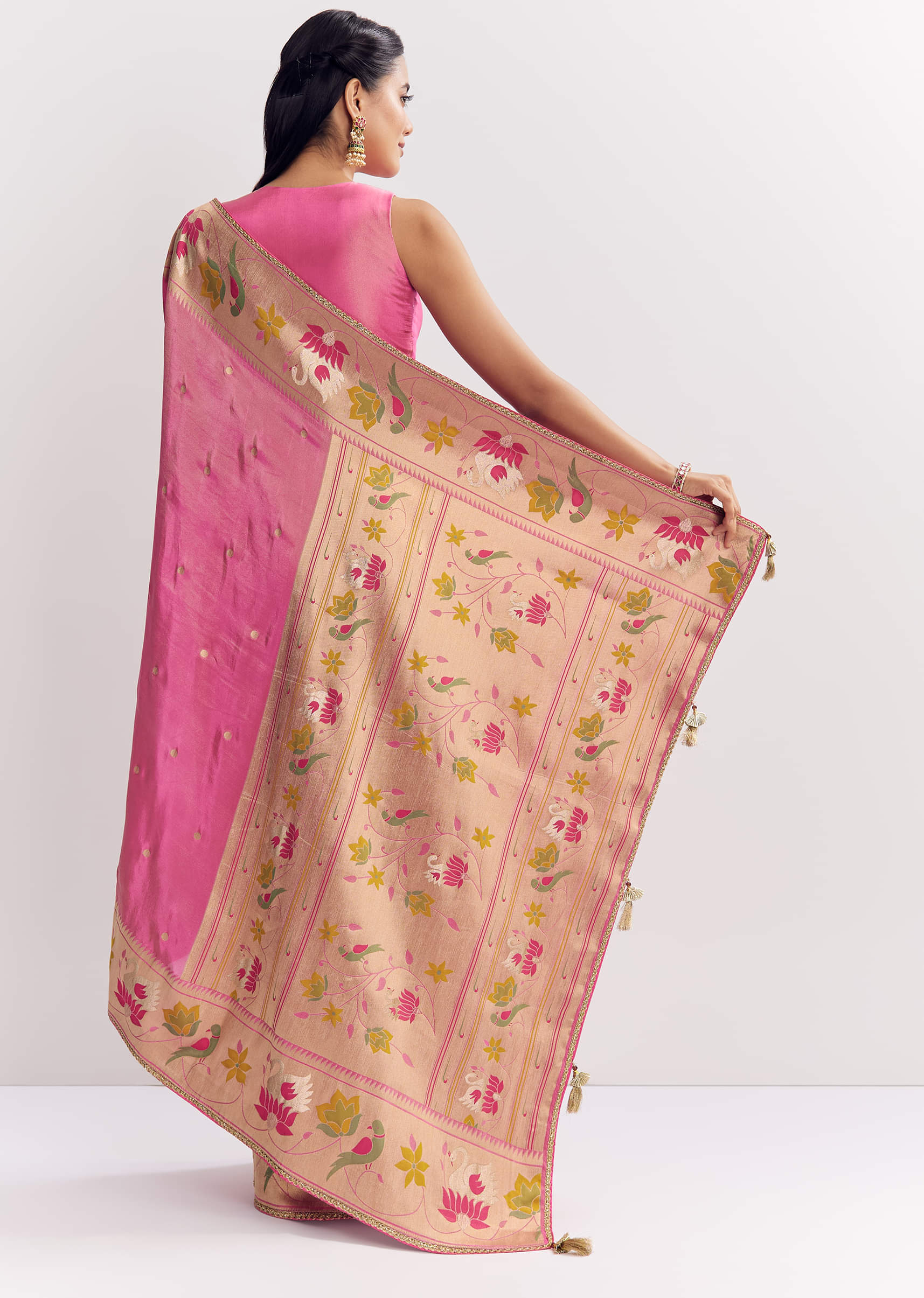 pink-dola-silk-paithani-saree-with-dollar-butti-and-multicolor-motif-sg291236-4_ea5e1281-446a-43f0-8158-320d5ed1b8d5.jpg