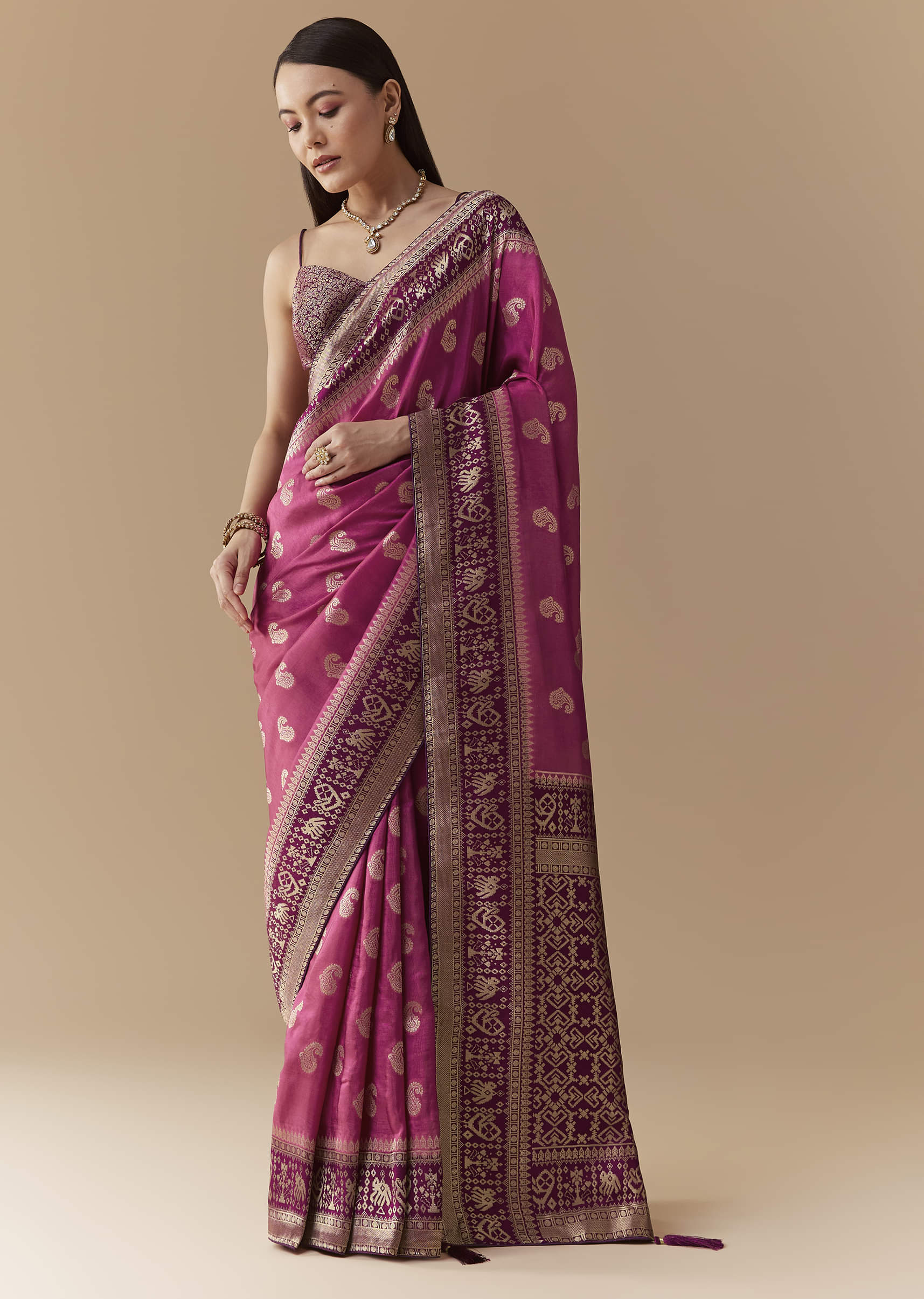 pink-dola-silk-saree-with-woven-geometric-motif-and-blouse-fabric-sg350477-3.jpg