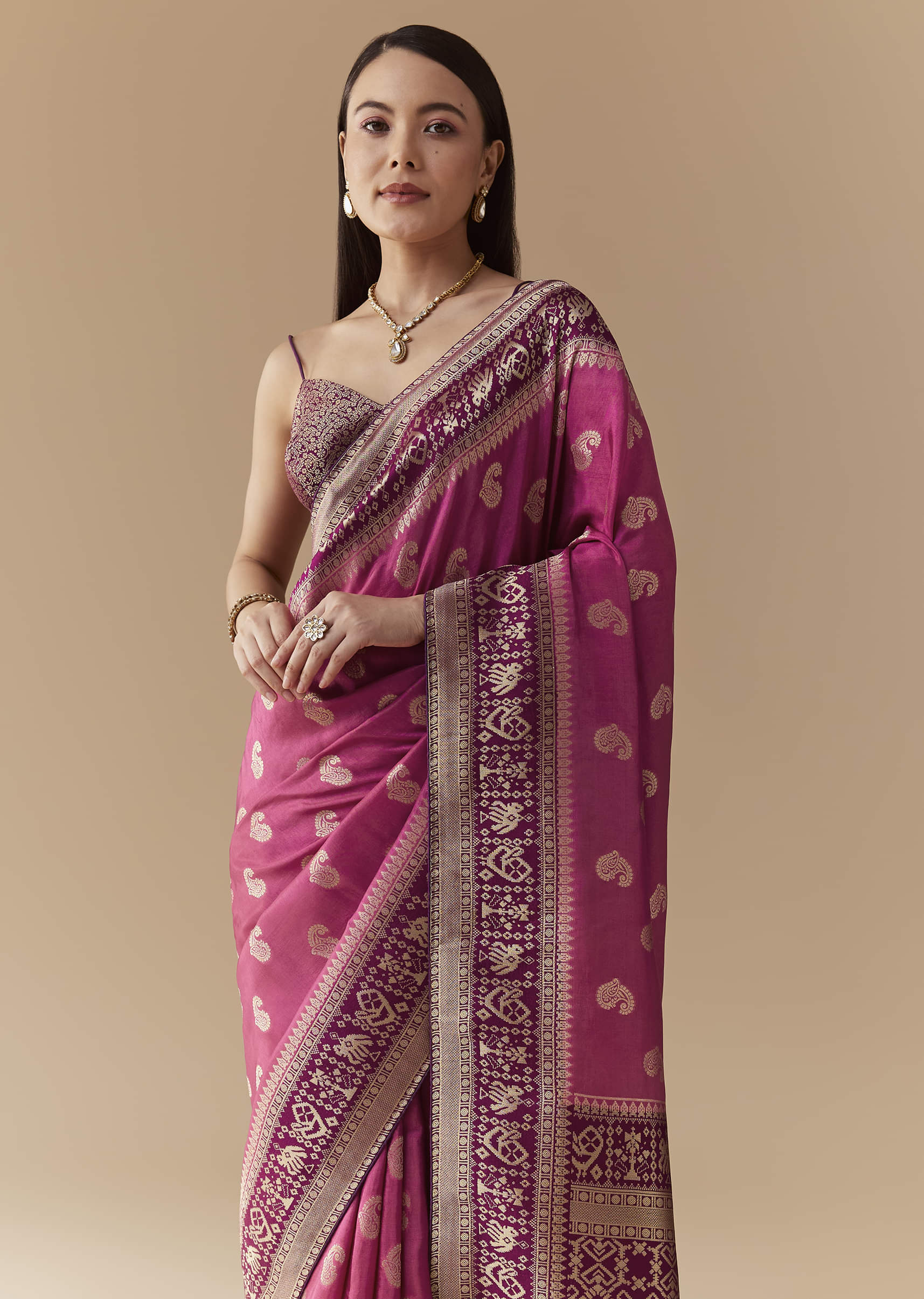 pink-dola-silk-saree-with-woven-geometric-motif-and-blouse-fabric-sg350477-5.jpg