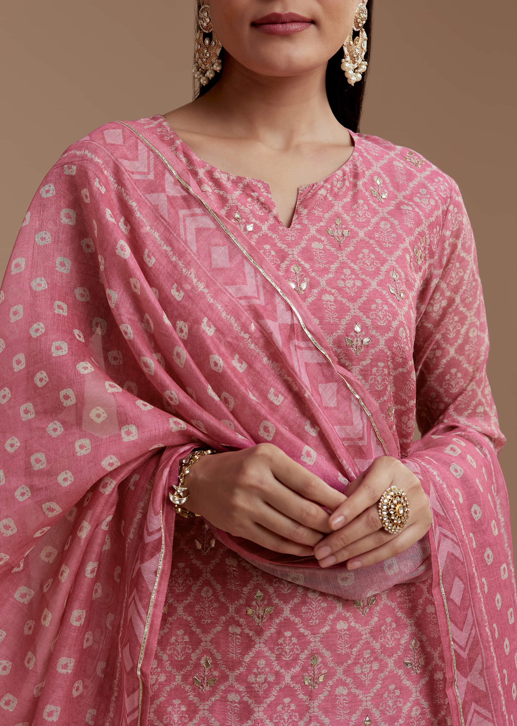 pink-floral-print-chanderi-kurta-set-with-gotta-work-sg361967-2_4db20714-e66a-4cb8-b071-c56c18bf1d9b.jpg