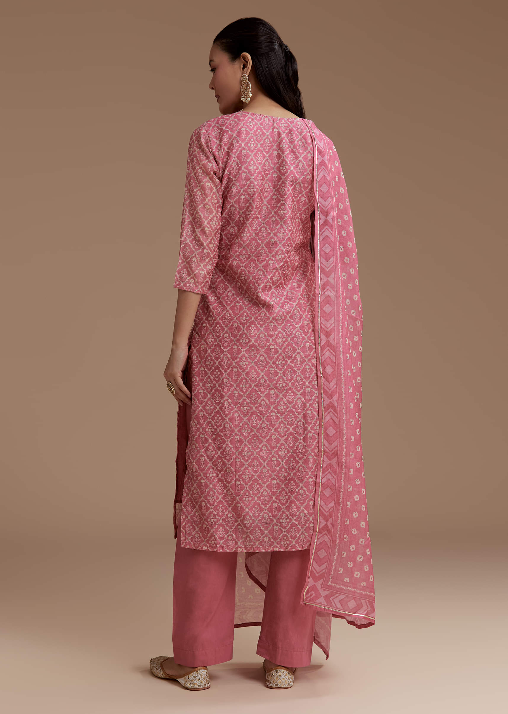 pink-floral-print-chanderi-kurta-set-with-gotta-work-sg361967-5_3f619bc9-3ba9-4a17-9482-b4d2c809fb57.jpg