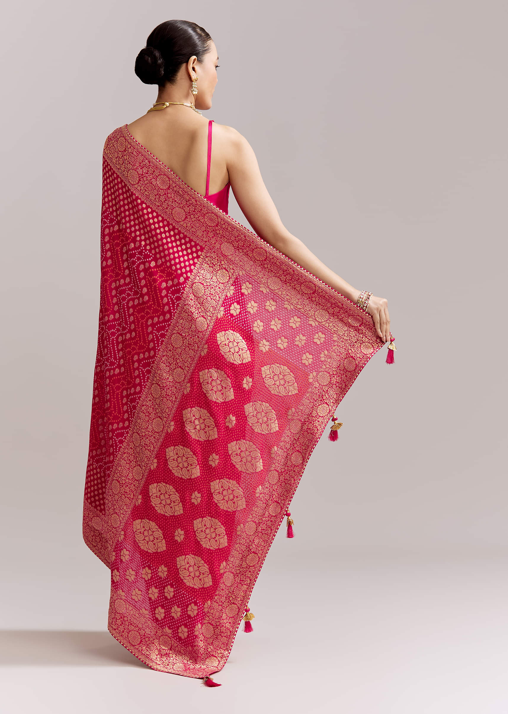 pink-georgette-woven-saree-with-floral-border-and-bandhani-print-sg351922-4.jpg