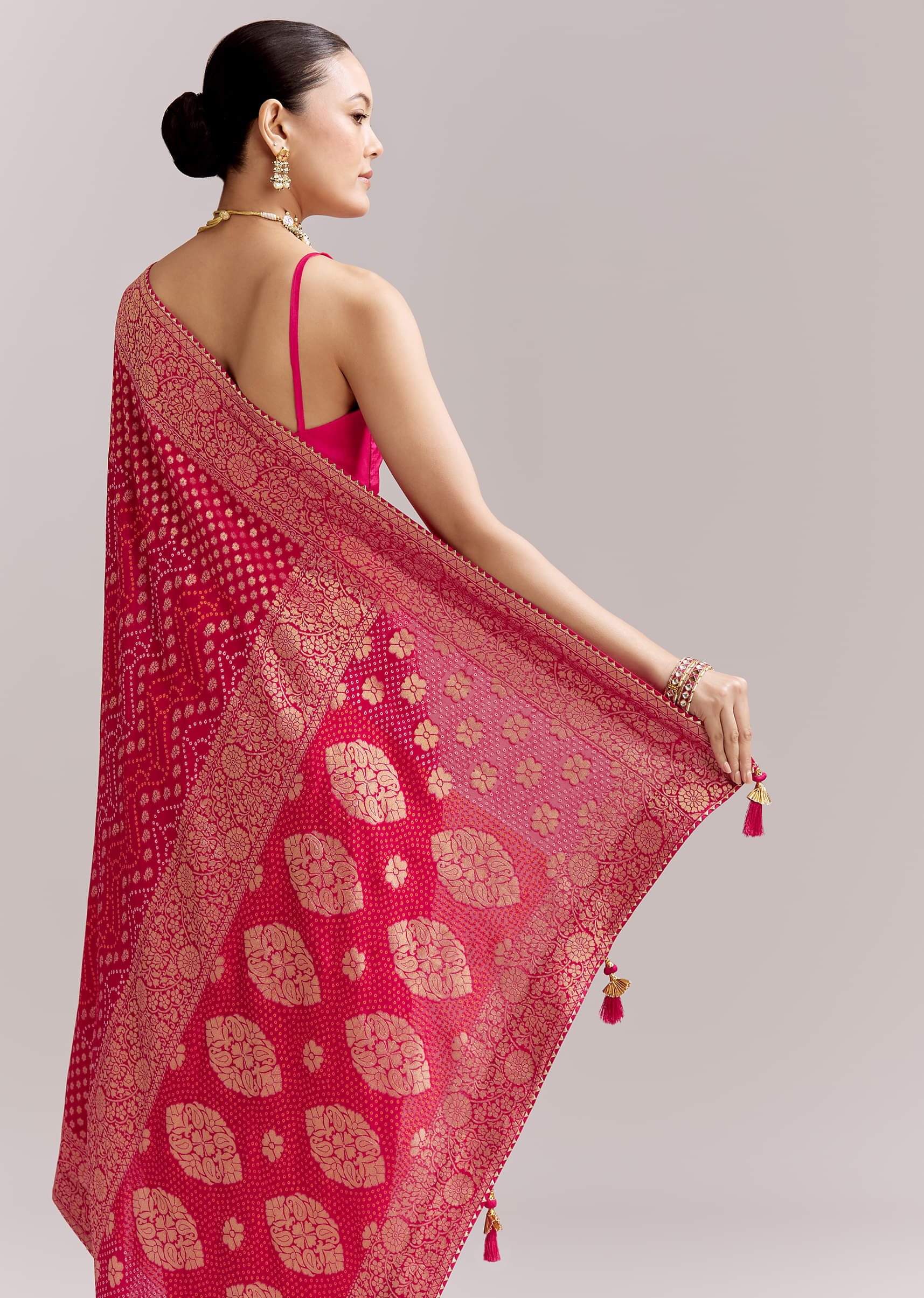 pink-georgette-woven-saree-with-floral-border-and-bandhani-print-sg351922-6.jpg