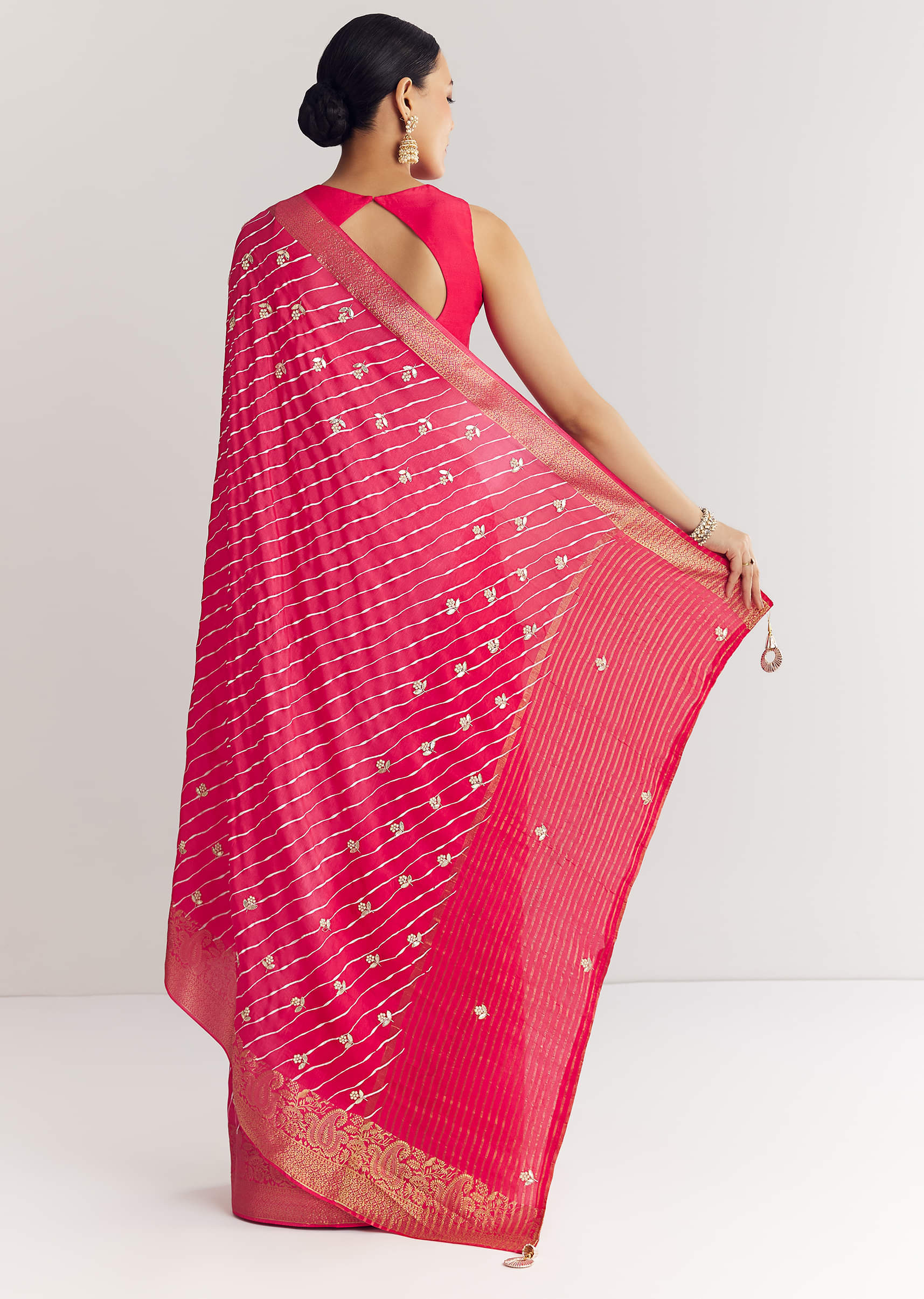 pink-leheriya-printed-saree-with-floral-embroidery-sg311931-4_94a65ba3-da13-4d56-875b-a84744cfe977.jpg