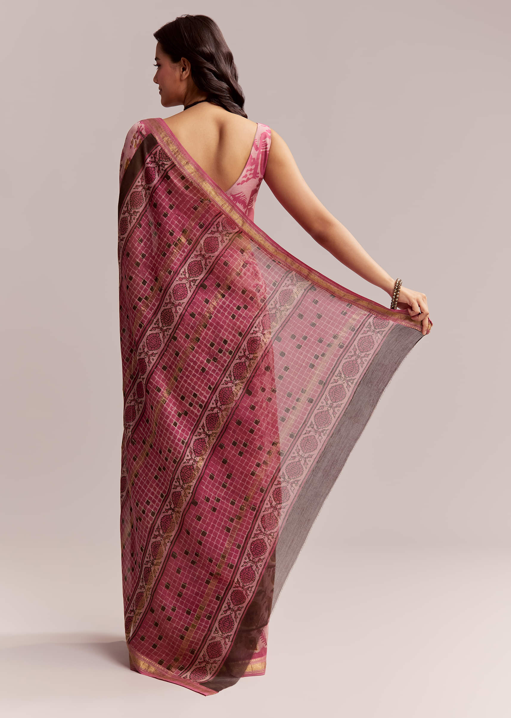 pink-linen-printed-saree-with-traditional-ajrakh-hand-block-print-sg314787-4.jpg