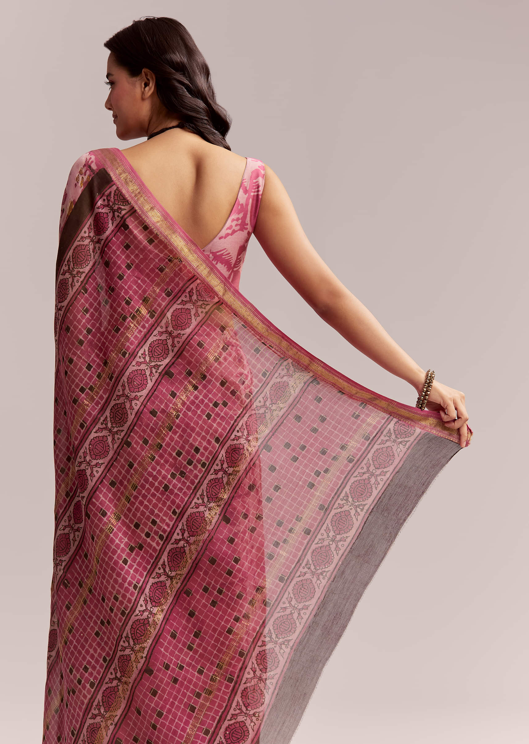 pink-linen-printed-saree-with-traditional-ajrakh-hand-block-print-sg314787-6.jpg