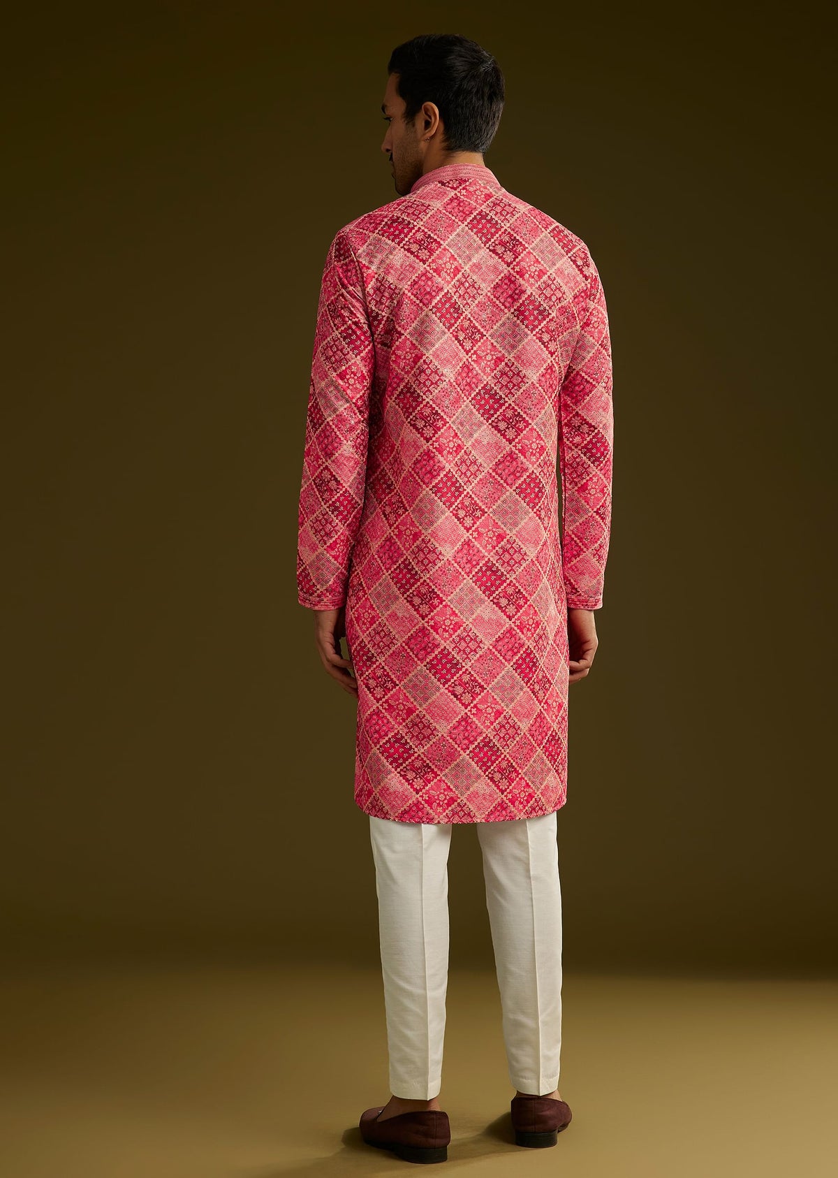 pink-printed-silk-kurta-set-with-geometric-motifs-sg309482-5_a73d0d50-4a7e-4c04-9a2f-54a0f30c594b.jpg