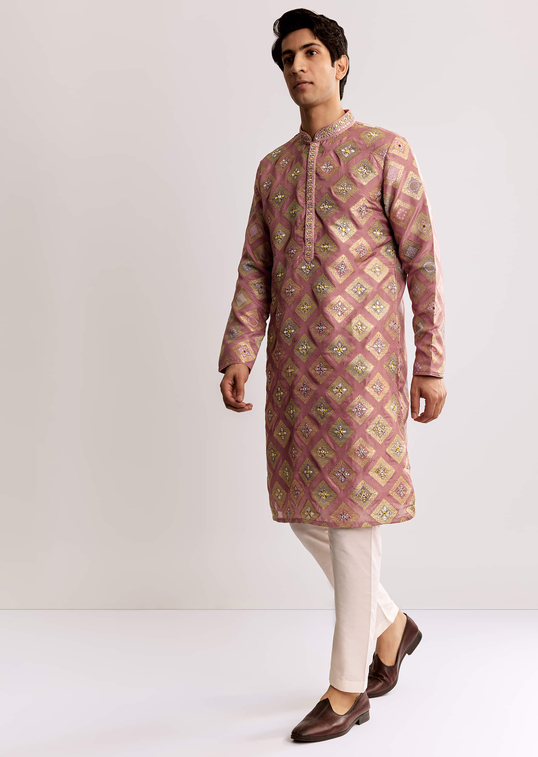 pink-silk-kurta-set-with-mirror-geometric-print-sg310353-4_8171bd68-68c0-4f97-9819-1f9e0e21dcdd.jpg