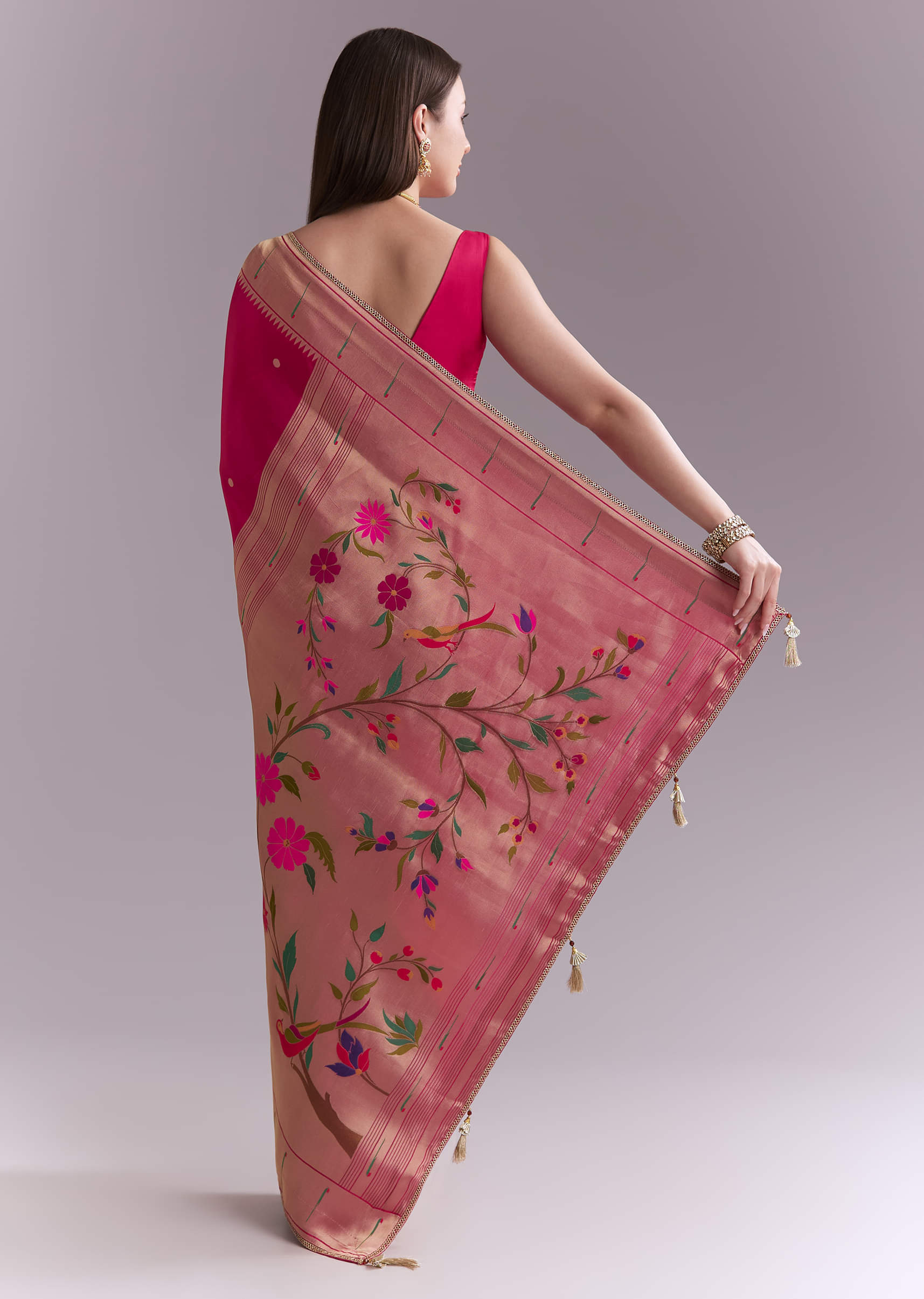 pink-silk-muniya-paithani-saree-with-multicolour-floral-motifs-sg352304-4.jpg