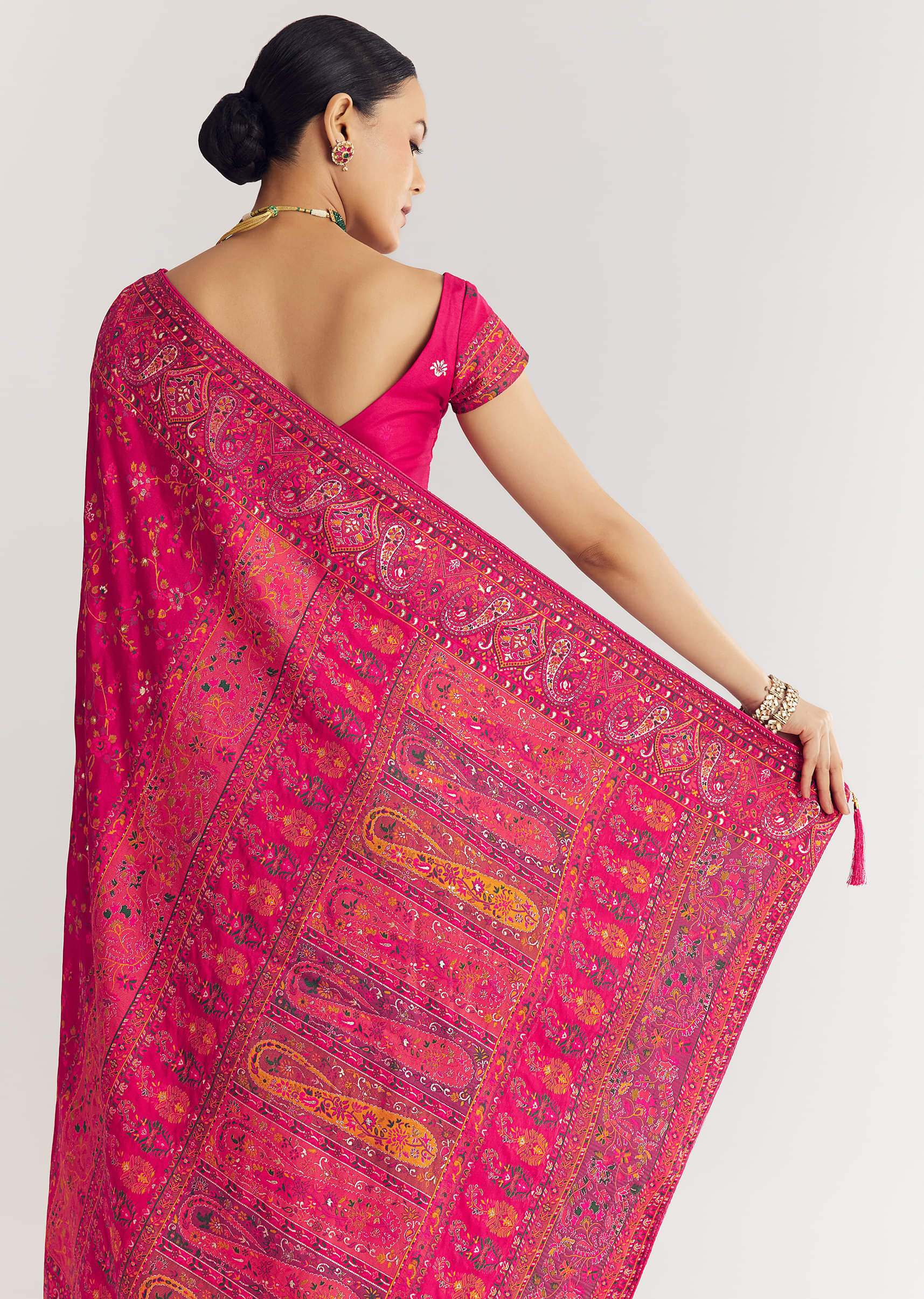 pink-traditional-floral-and-jaal-woven-saree-sg314382-4_603b06c2-b5d3-42a3-9817-357e4d4b538f.jpg